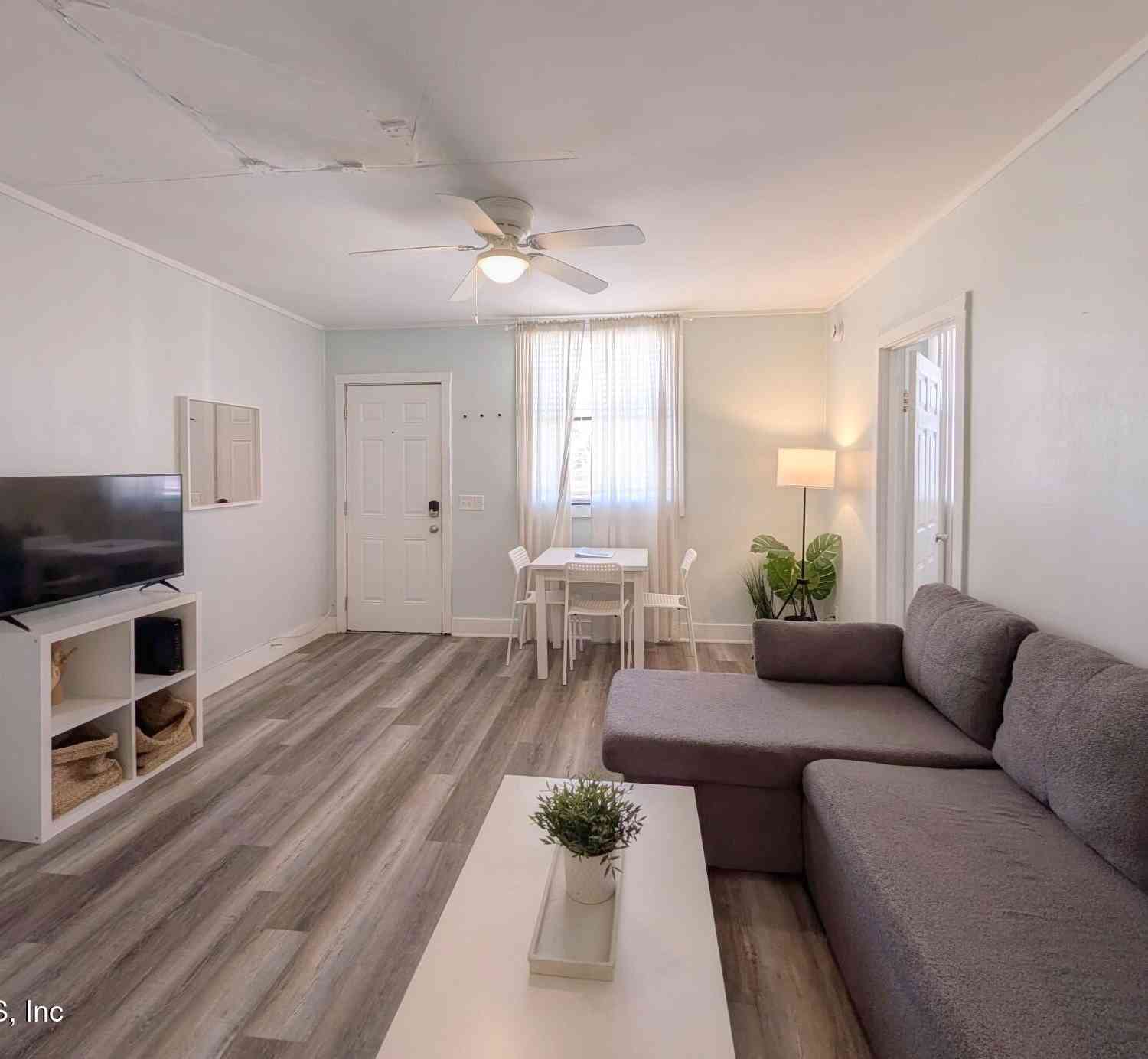 Multifamily For Rent - 222 4th Avenue<br/> Jacksonville Beach, FL 32250