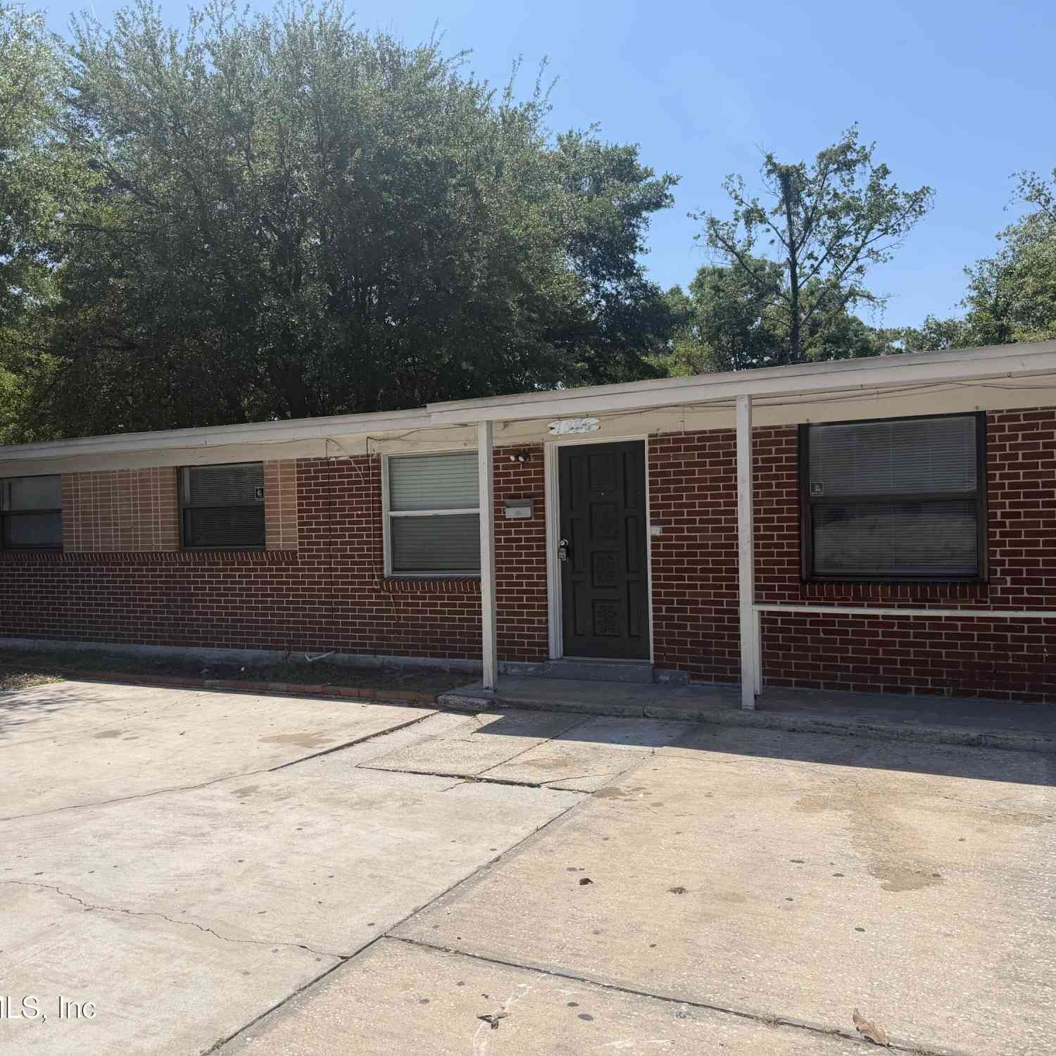 Homes For Rent - 7336 Merrill Road<br/> Jacksonville, FL 32277