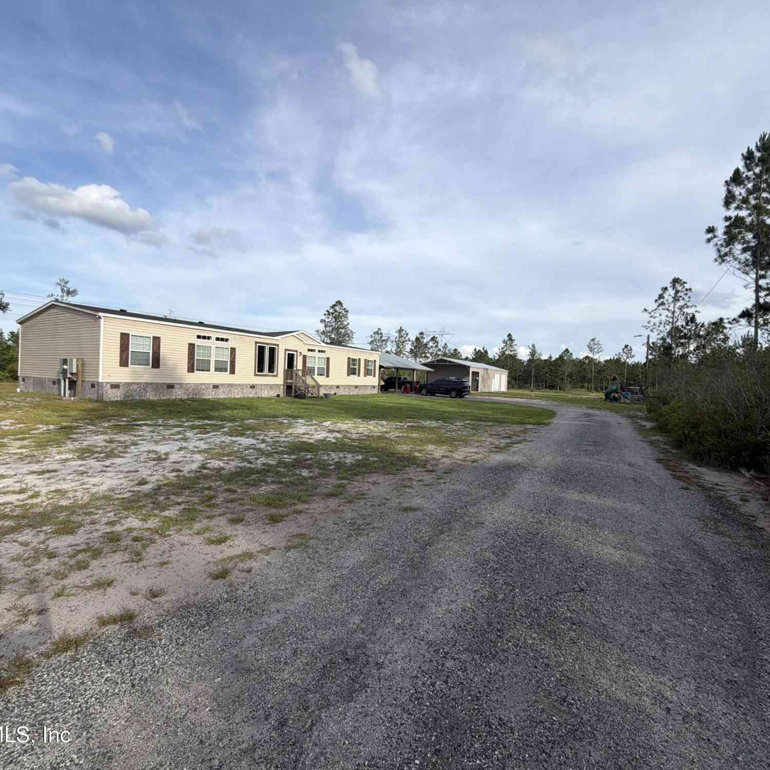 Mobile Home For Sale - 6195 River Road<br/> Hilliard, FL 32046