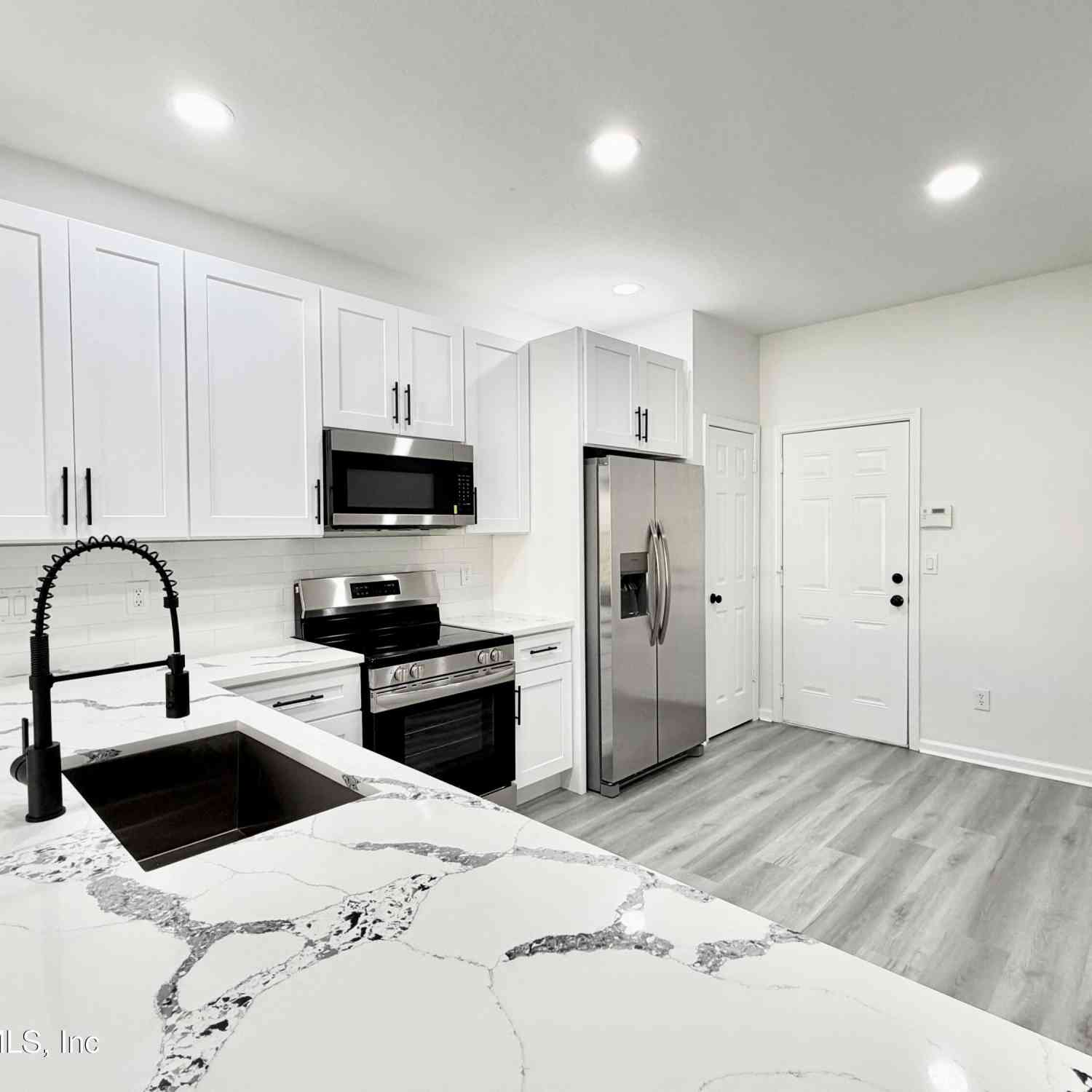 Townhouse For Rent - 13424 English Peak Court<br/> Jacksonville, FL 32258