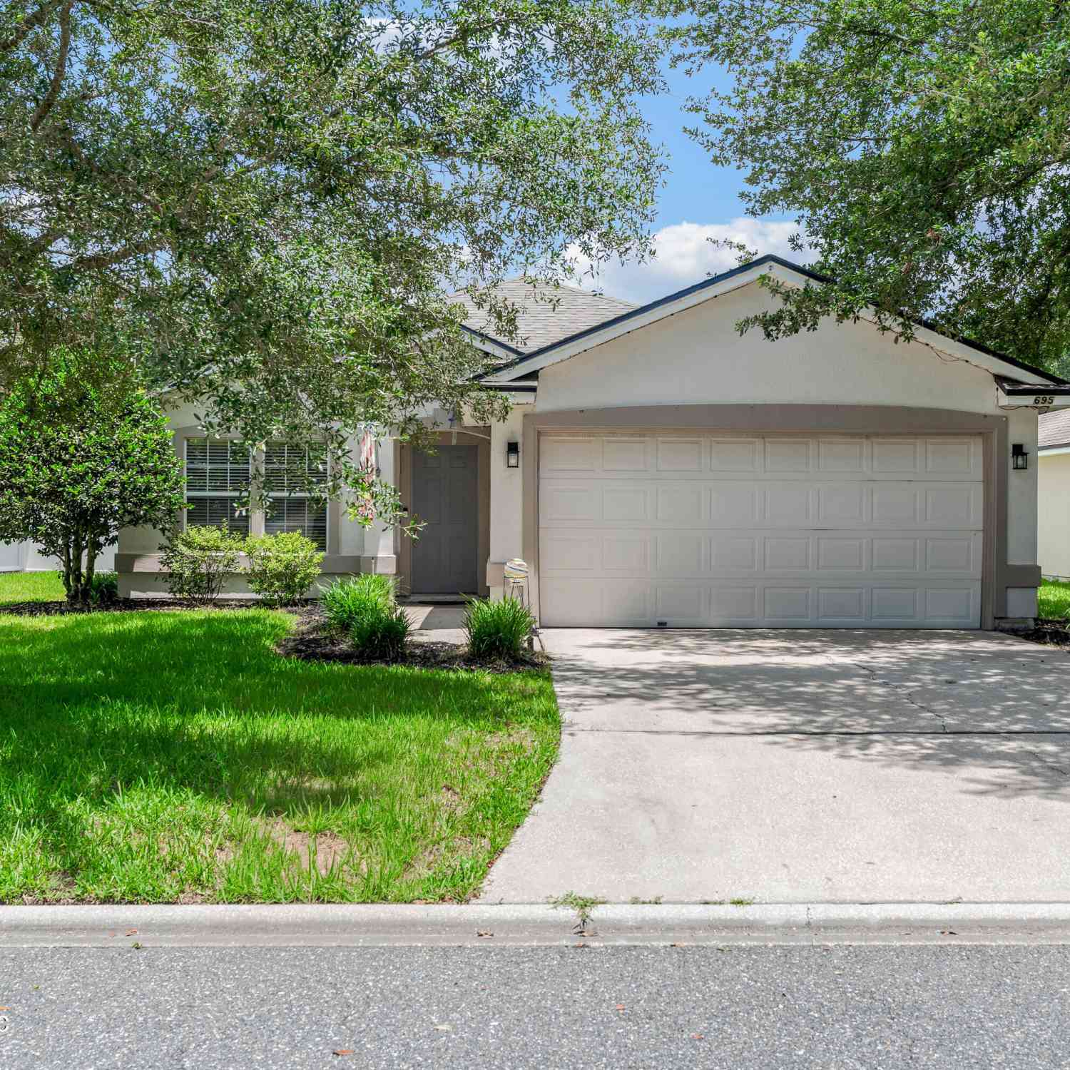 Homes For Sale - 695 Bellshire Drive<br/> Orange Park, FL 32065