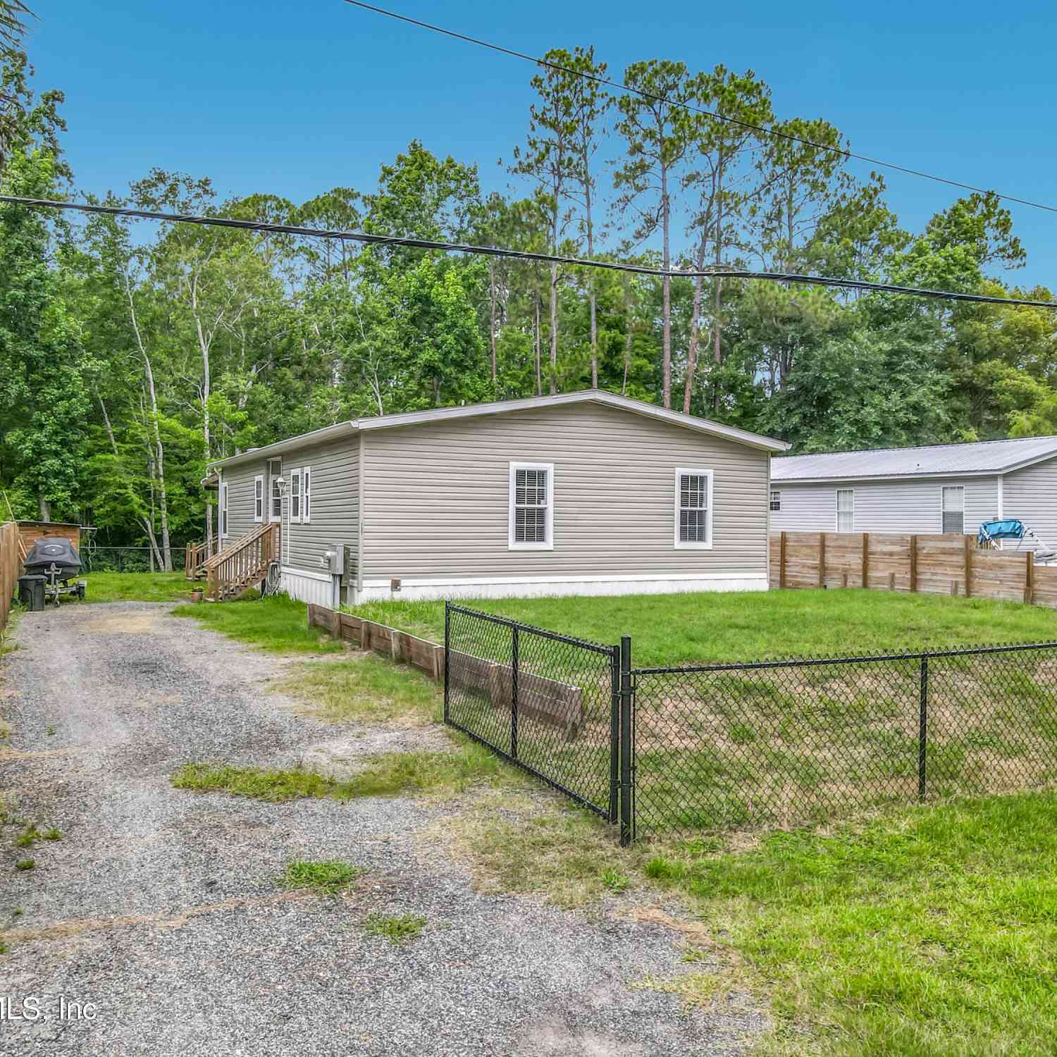 Mobile Home For Sale - 137 Kerry Drive<br/> Satsuma, FL 32189