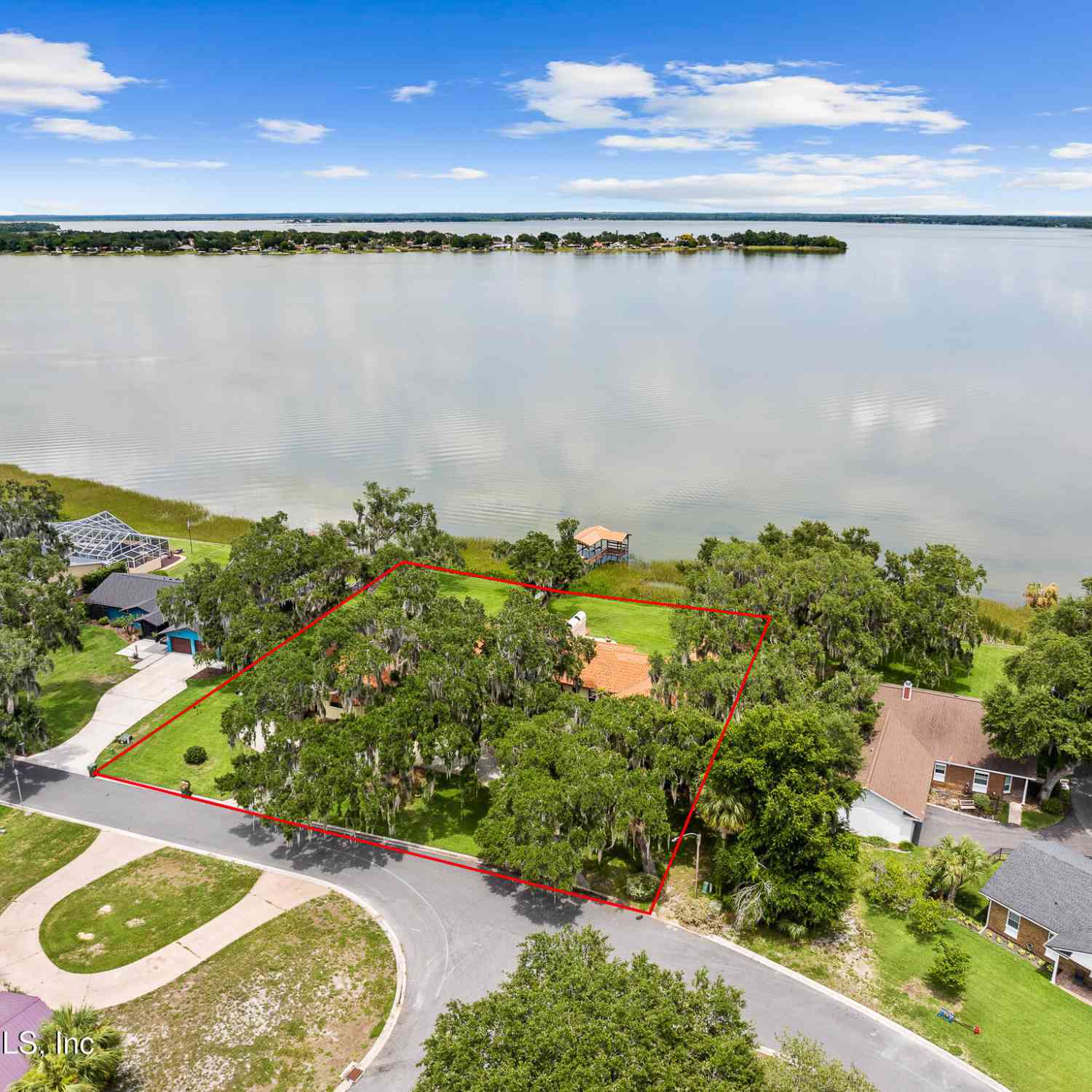 Homes For Sale - 1412 Mosswood Drive<br/> Leesburg, FL 34748