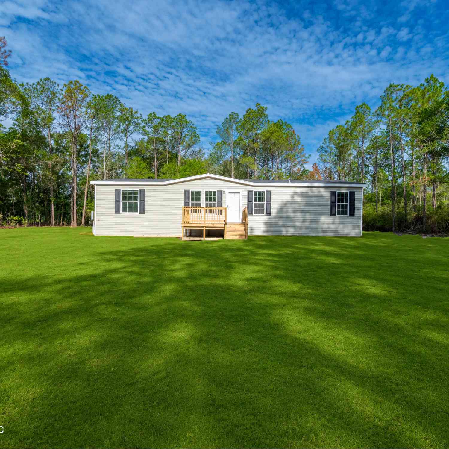 Mobile Home For Sale - 17454 NW 37th Place<br/> Starke, FL 32091