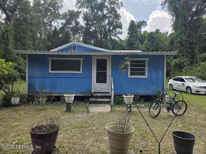 Homes For Sale - 303 E Kansas Street<br/> Florahome, FL 32140