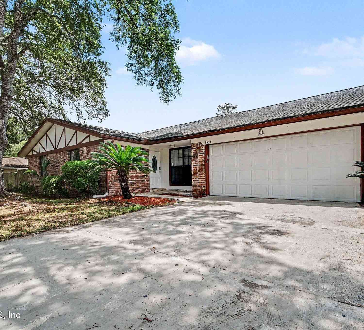 Homes For Sale - 8574 Blackberry Lane<br/> Jacksonville, FL 32244