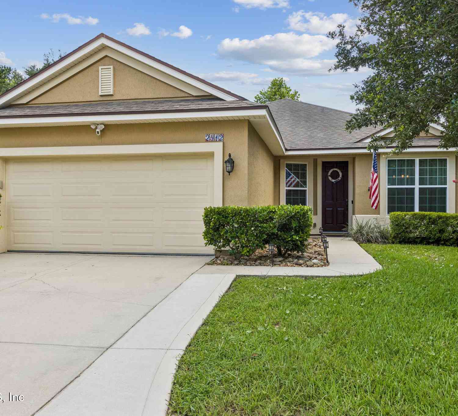 Homes For Sale - 2412 Caney Oaks Drive<br/> Jacksonville, FL 32218