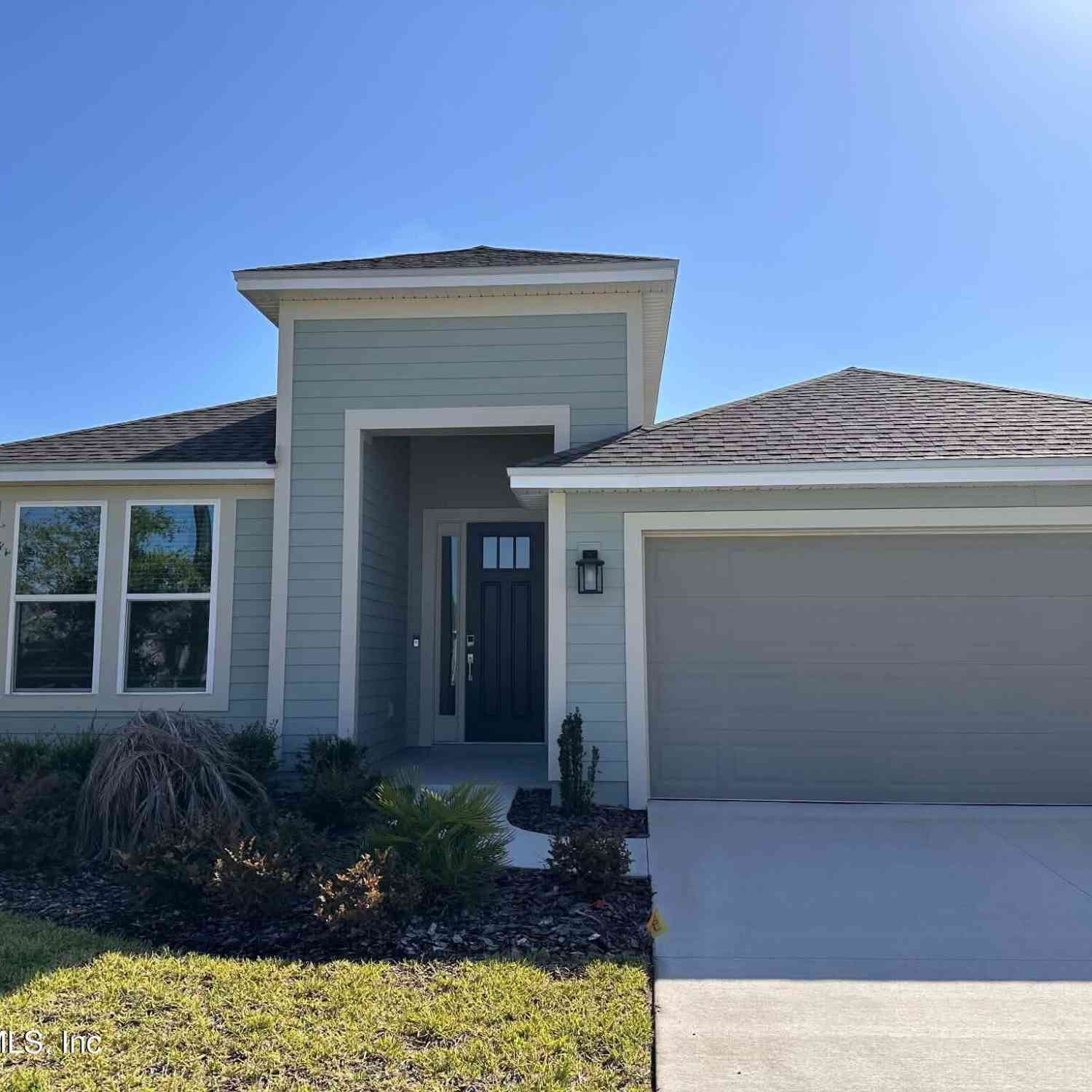 Homes For Sale - 10 Geosam Drive<br/> Palm Coast, FL 32137