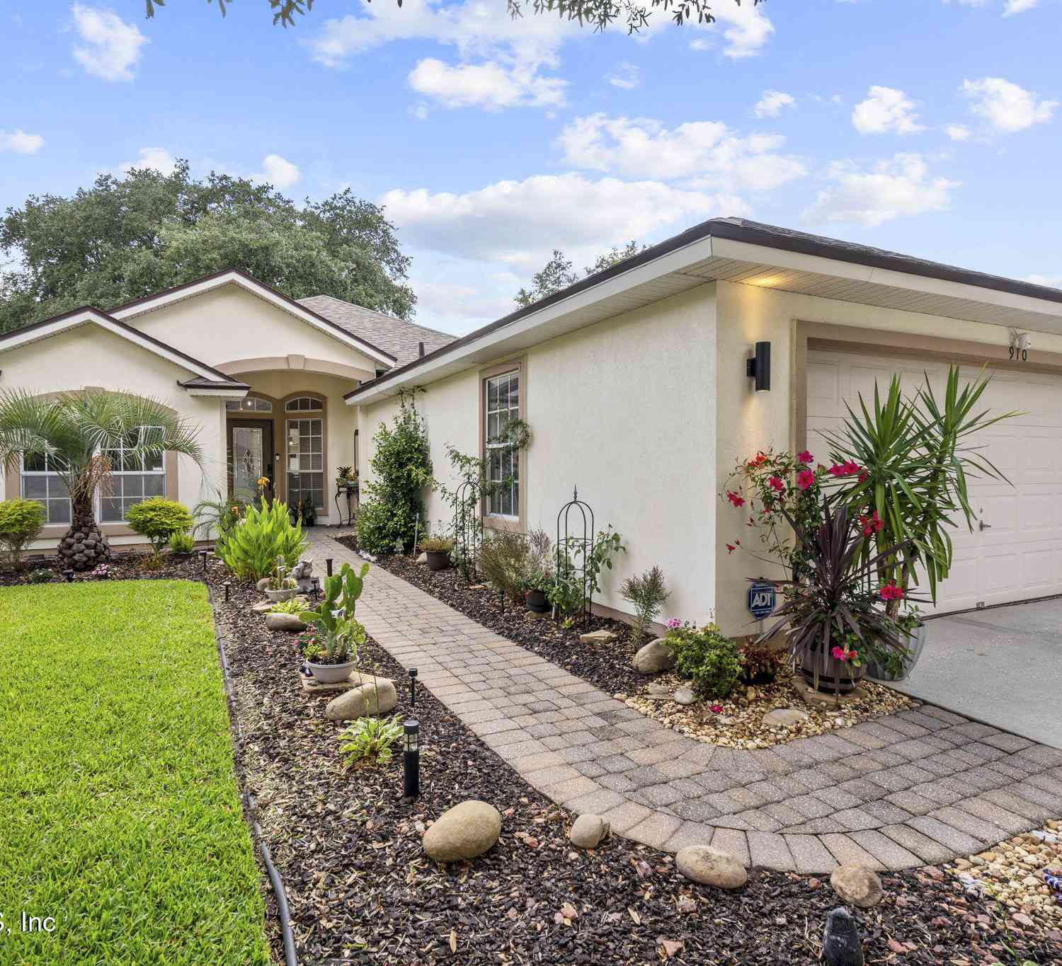 Homes For Sale - 910 Thoroughbred Drive<br/> Orange Park, FL 32065