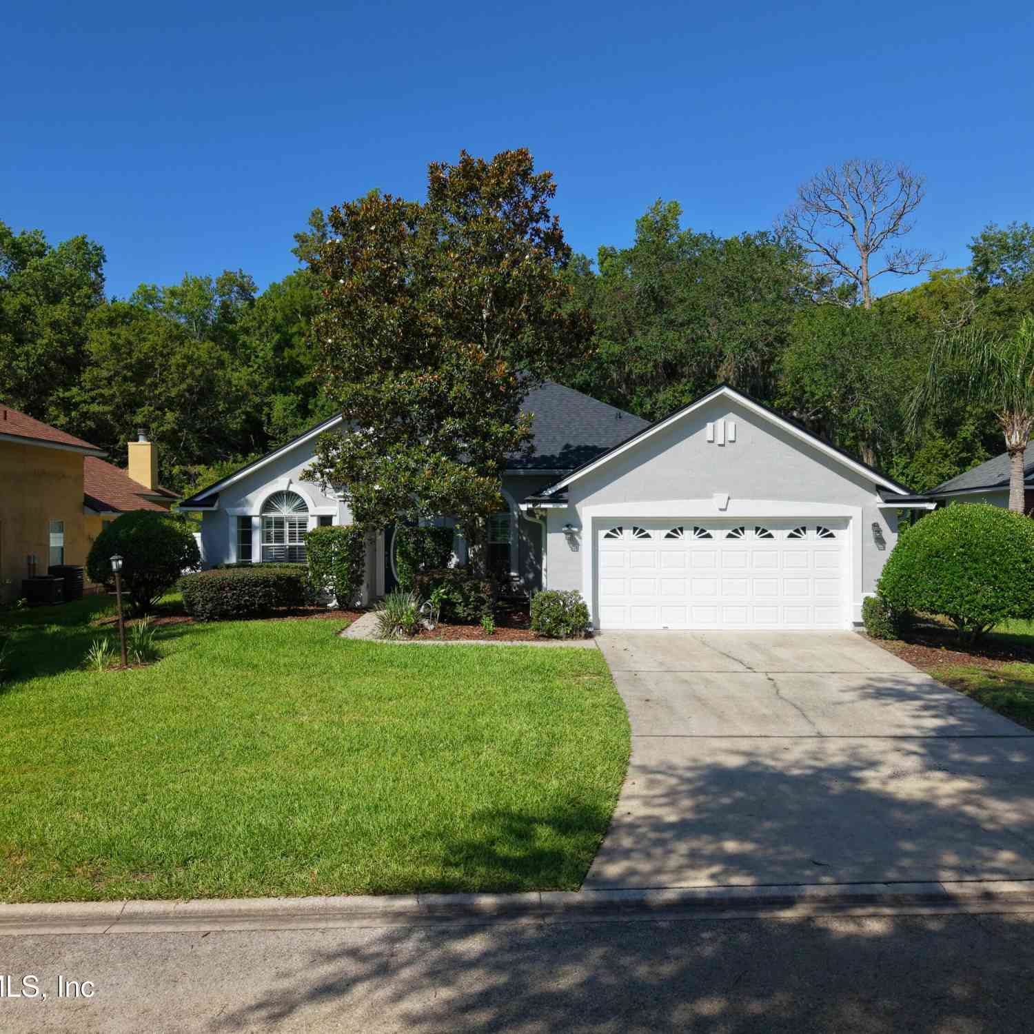 Homes For Sale - 7834 Chase Meadows Drive<br/> Jacksonville, FL 32256