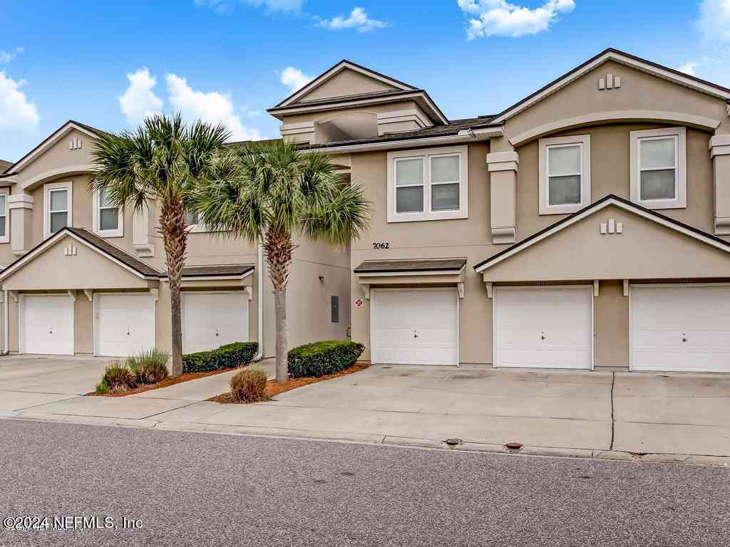 Condo For Rent - 7062 Snowy Canyon Drive #105<br/> Jacksonville, FL 32256