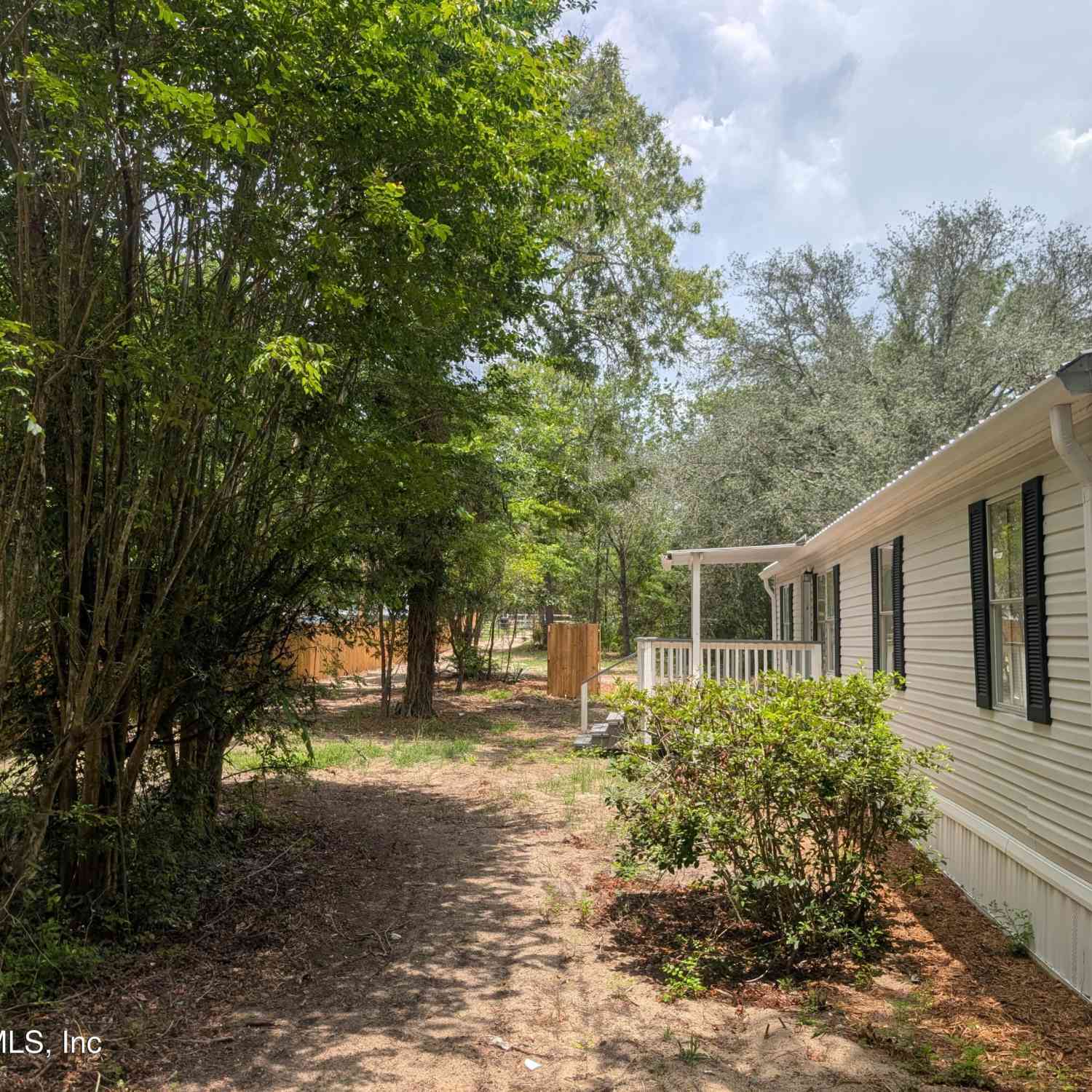 Mobile Home For Sale - 6705 Autumnwood Court<br/> Keystone Heights, FL 32656