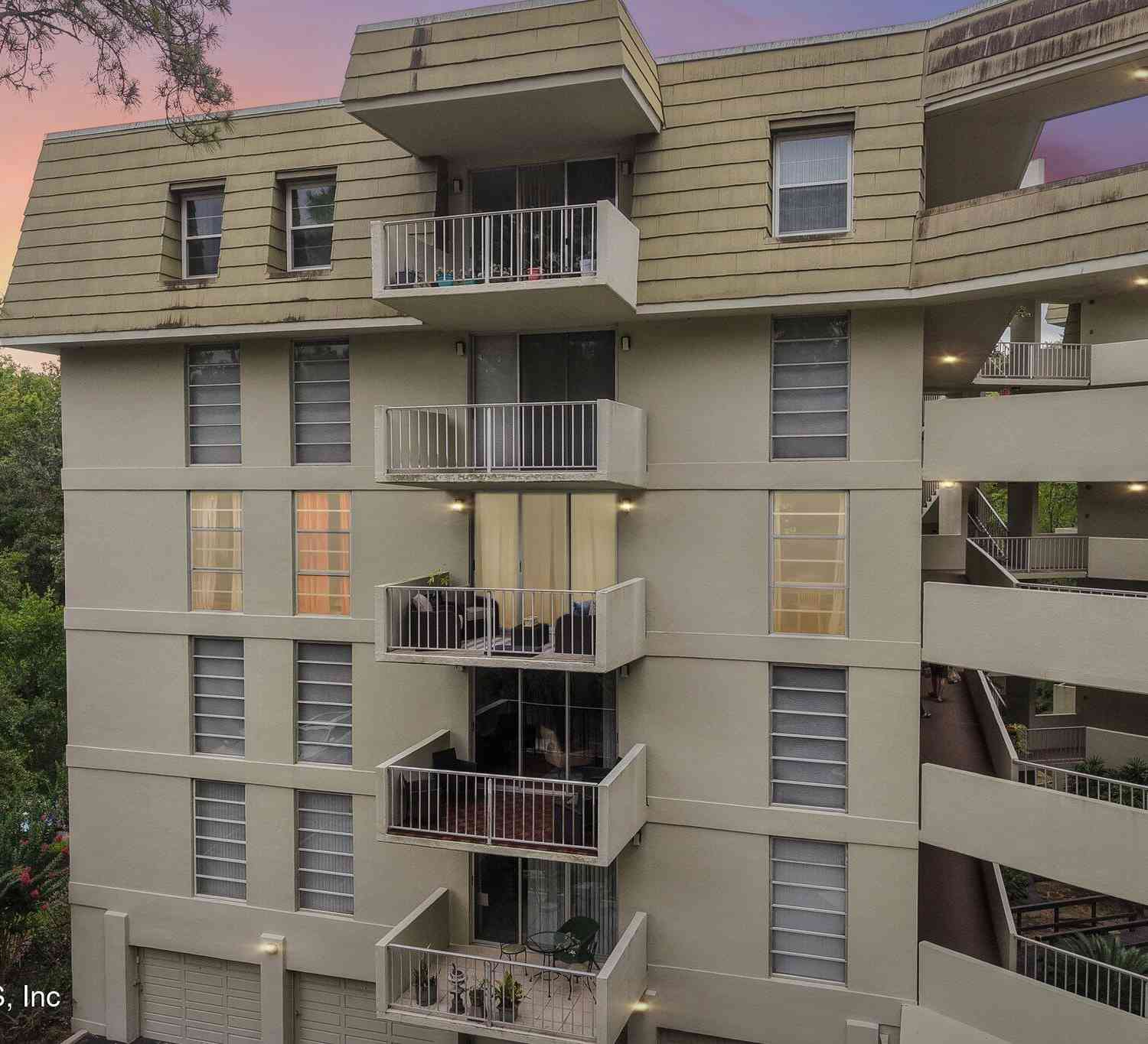 Condo For Sale - 1717 NW 23rd Avenue #4E<br/> Gainesville, FL 32605
