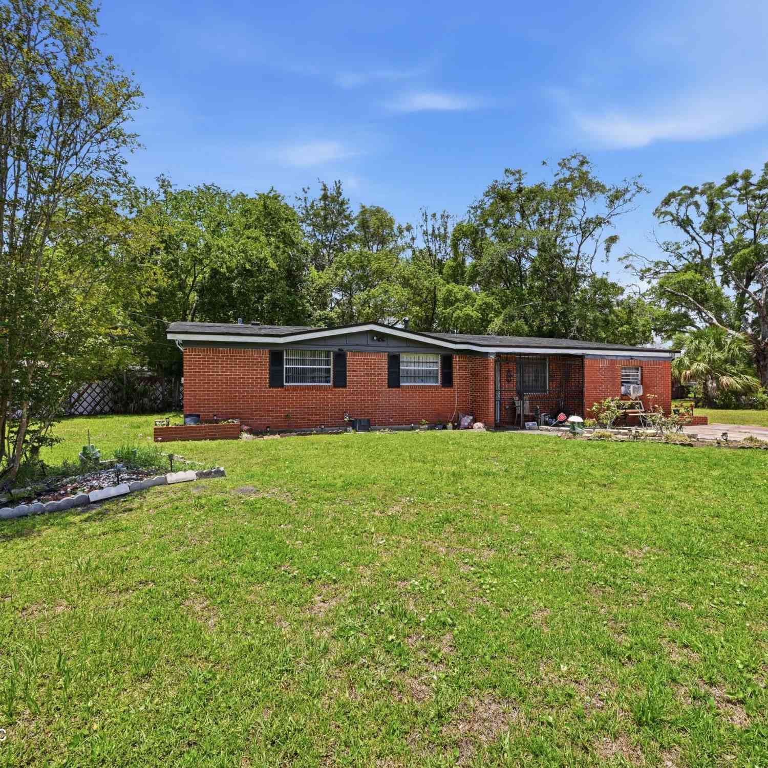 Homes For Sale - 5202 Chivalry Drive<br/> Jacksonville, FL 32208