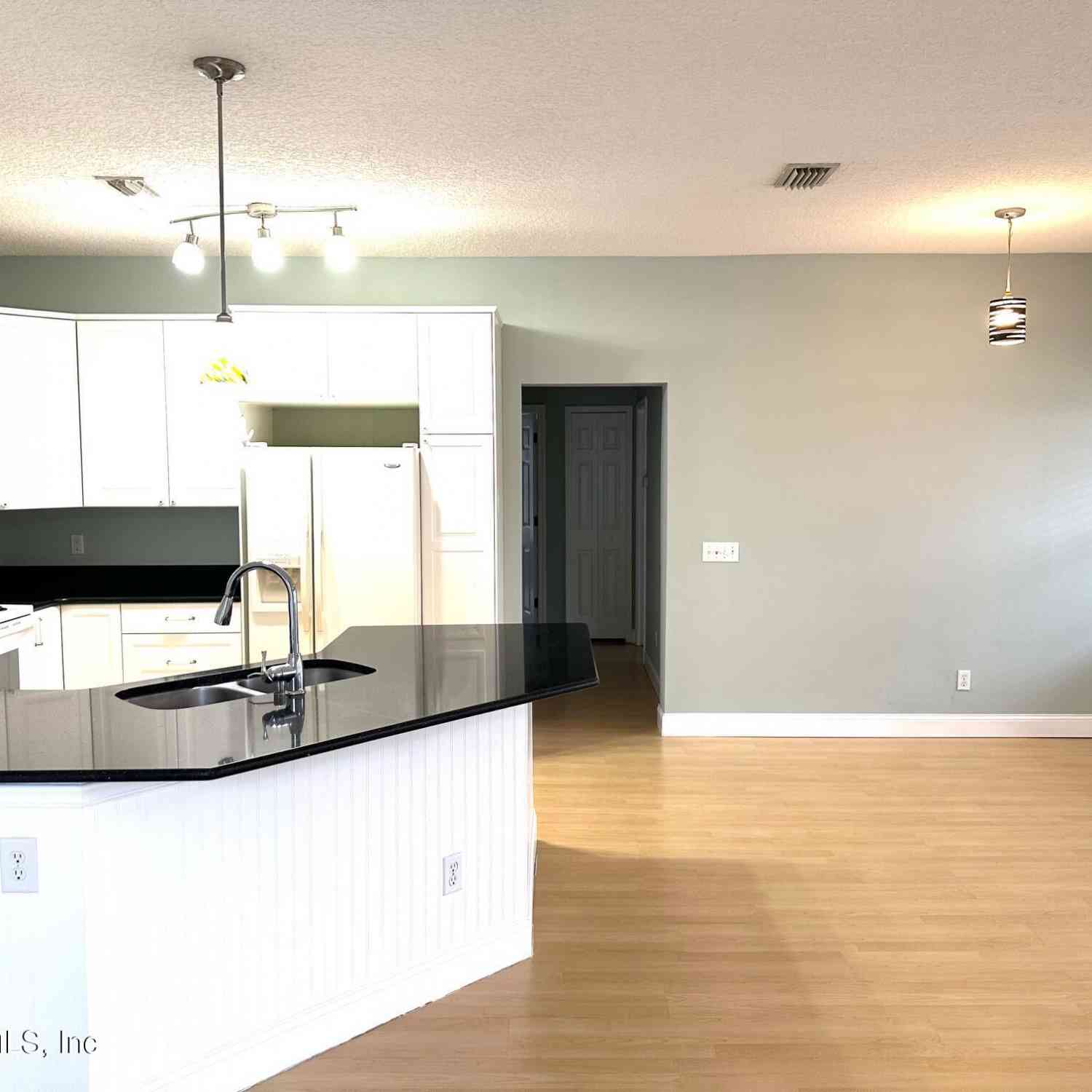 Condo For Rent - 1723 Forest Lake Circle #3<br/> Jacksonville, FL 32225