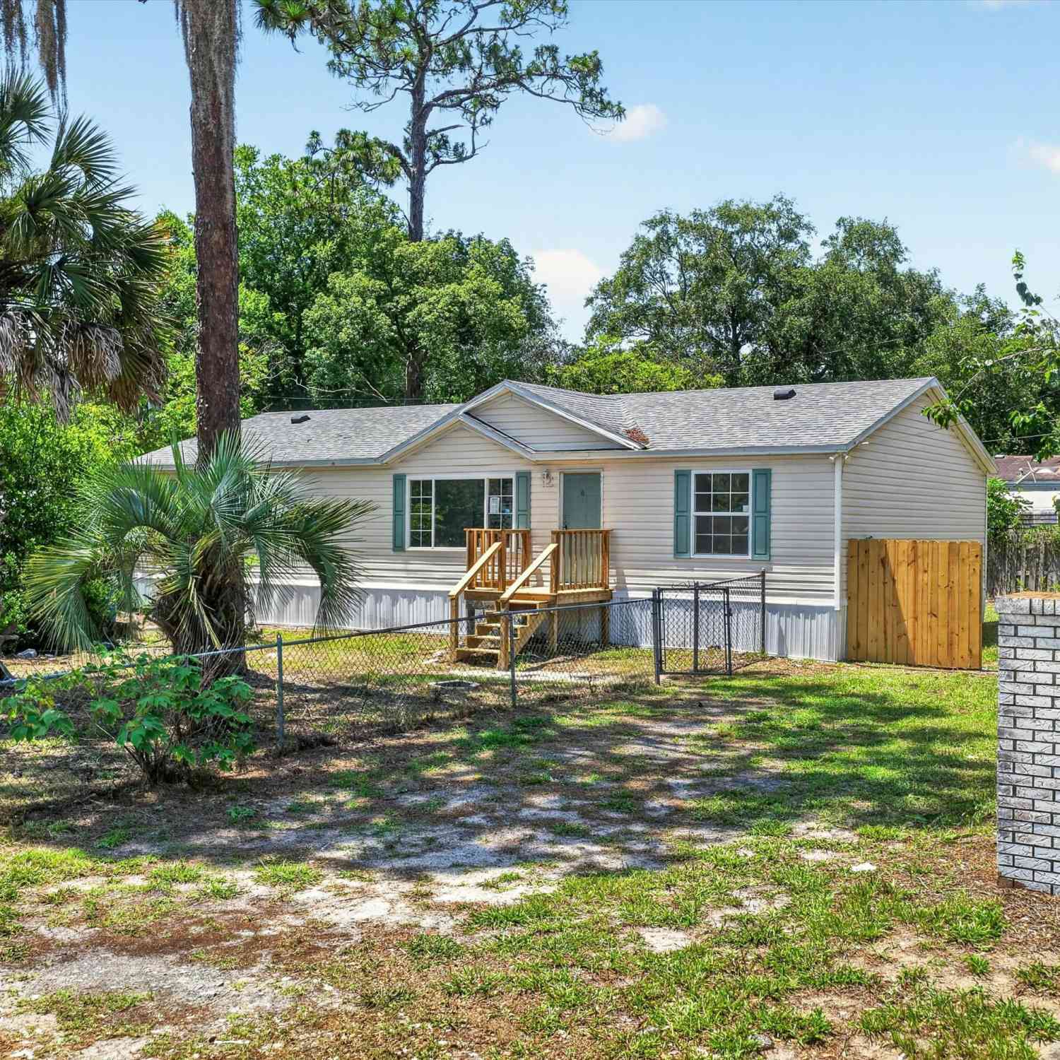 Mobile Home For Sale - 7603 Coach Park Drive<br/> Jacksonville, FL 32244