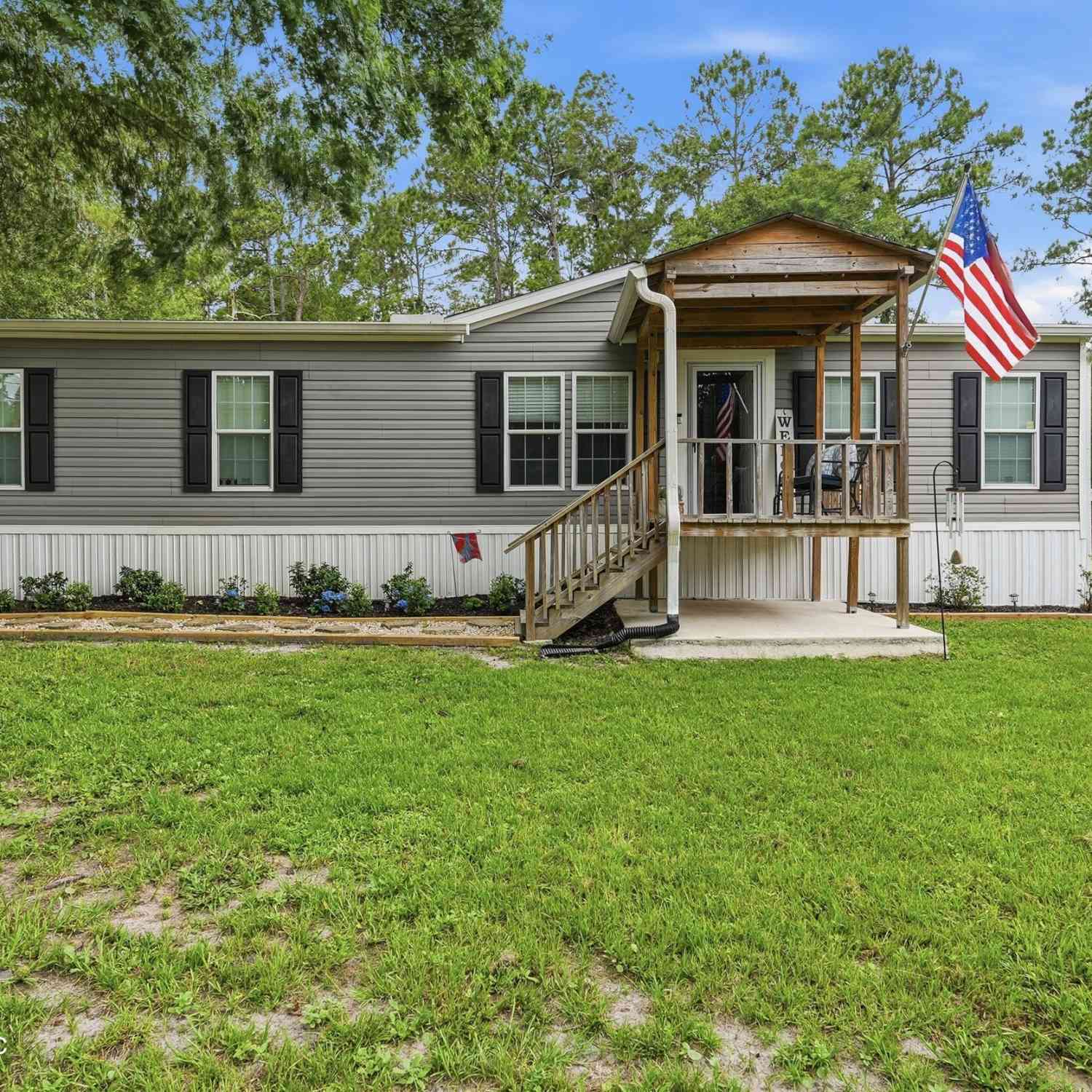 Mobile Home For Sale - 2246 Daisy Street<br/> Middleburg, FL 32068