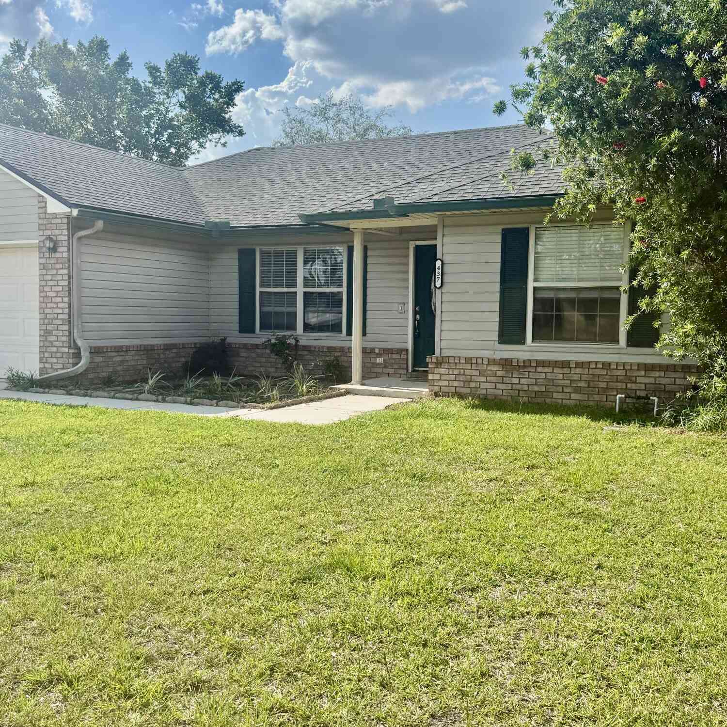 Homes For Sale - 437 North Boulevard<br/> Macclenny, FL 32063