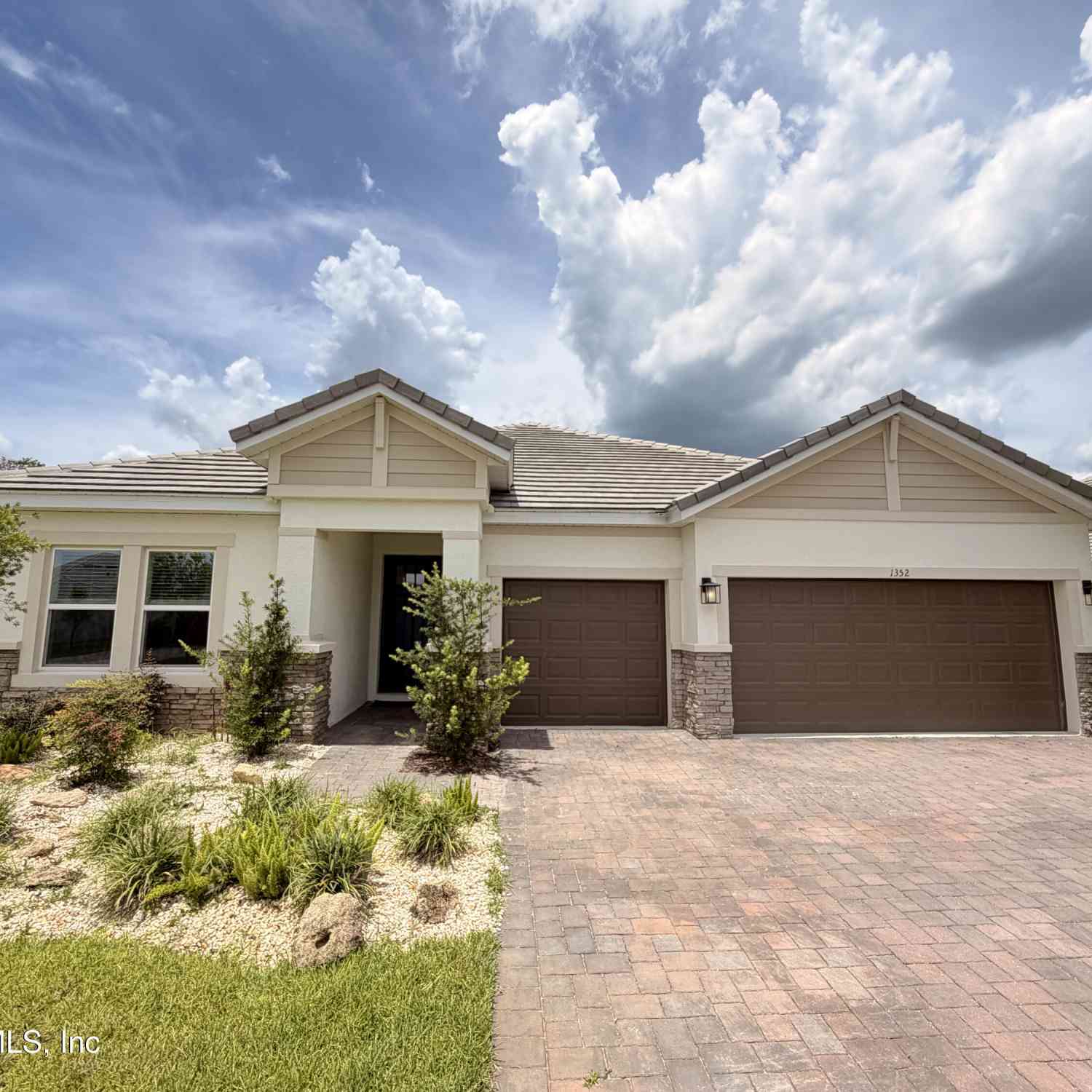 Homes For Rent - 1352 Arklow Circle<br/> Ormond Beach, FL 32174