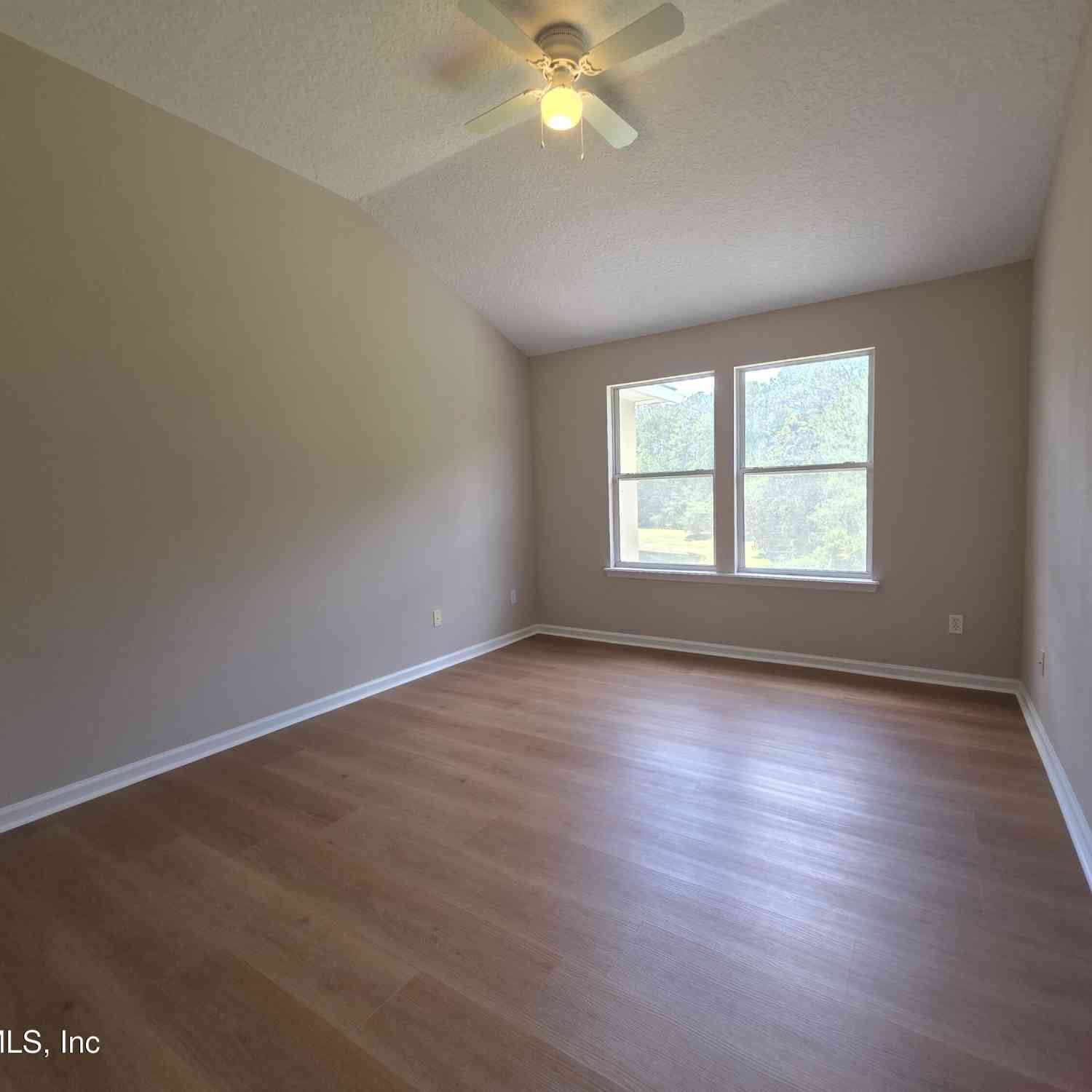 Townhouse For Rent - 6070 Bartram Village Drive<br/> Duval County, Jacksonville, FL 32258