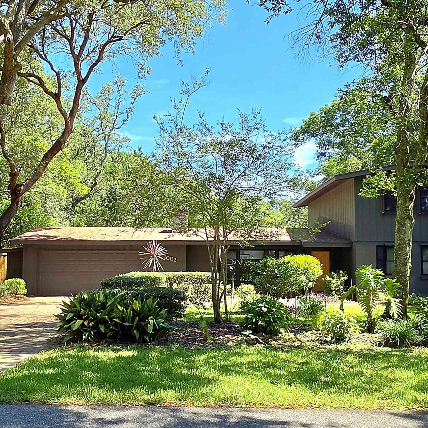 Homes For Sale - 1002 Neptune Lane<br/> Neptune Beach, FL 32266