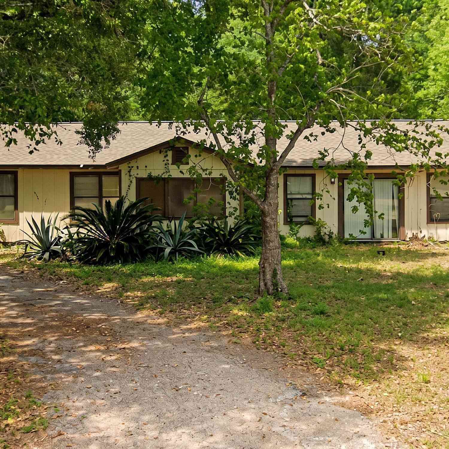 Homes For Sale - 85257 Airplane Lane<br/> Nassau County, Yulee, FL 32097