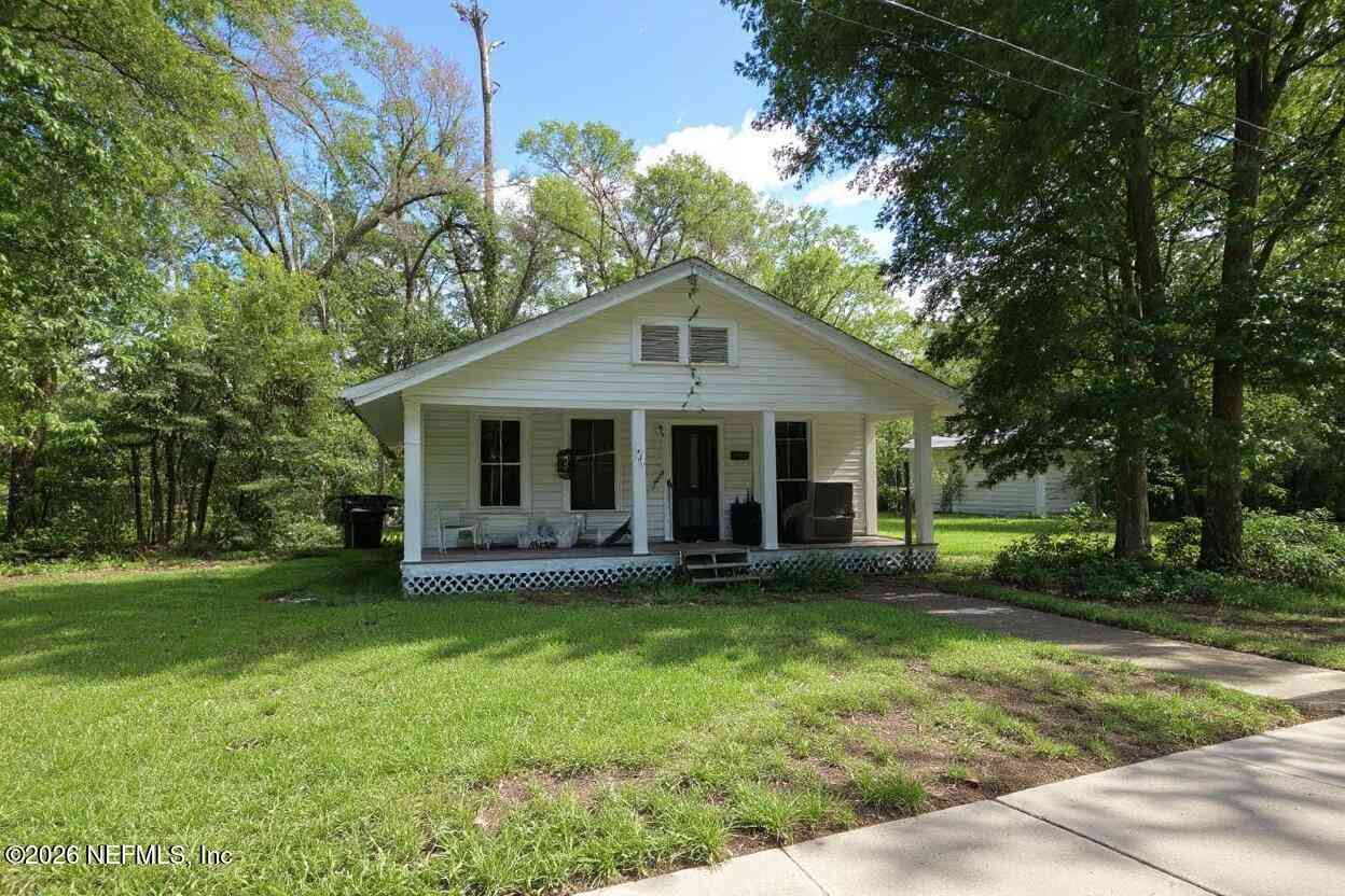 Homes For Sale - 722 Madison Street<br/> Starke, FL 32091