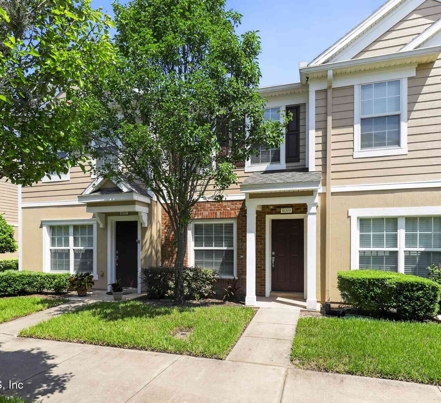 Townhouse For Sale - 8099 Summer Cove Court<br/> Duval County, Jacksonville, FL 32256