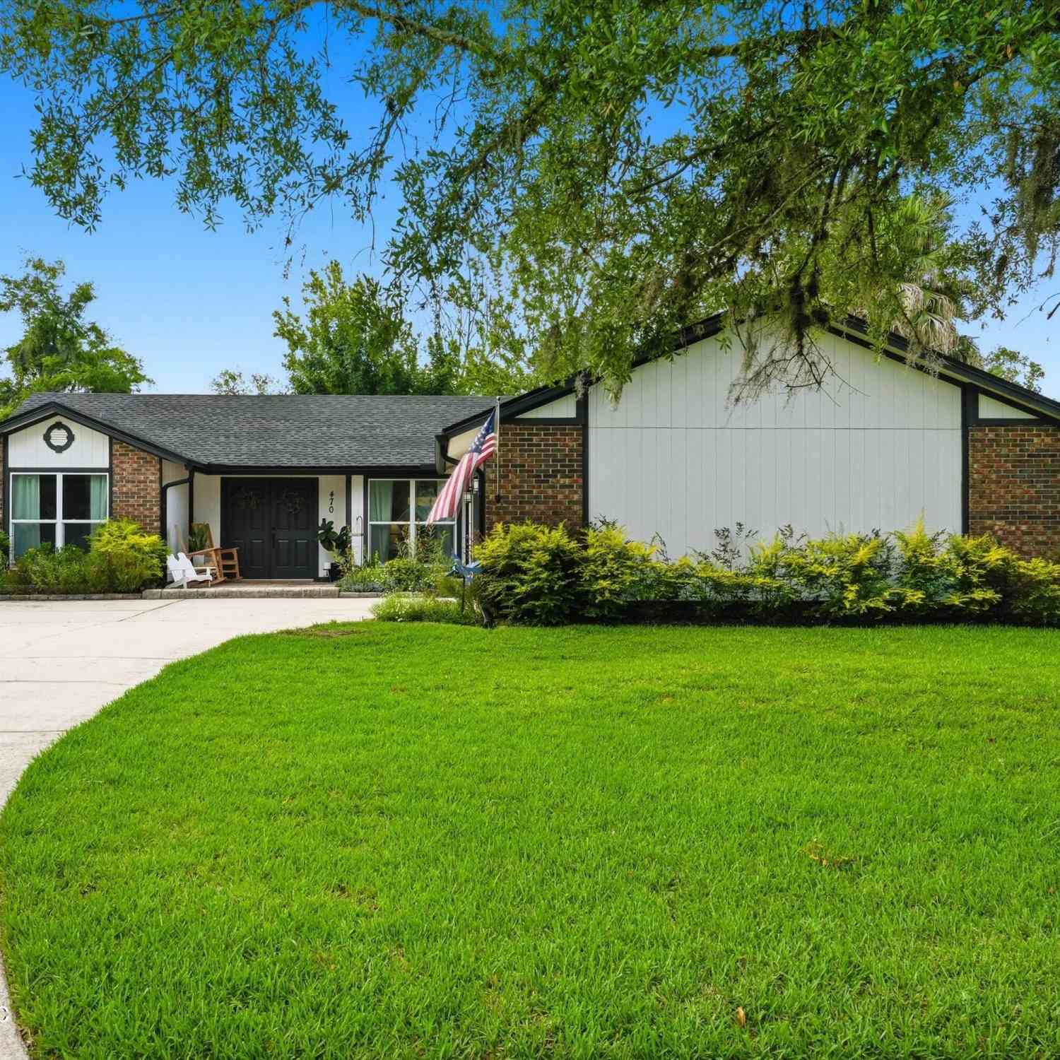 Homes For Sale - 470 Kevin Drive<br/> Orange Park, FL 32073