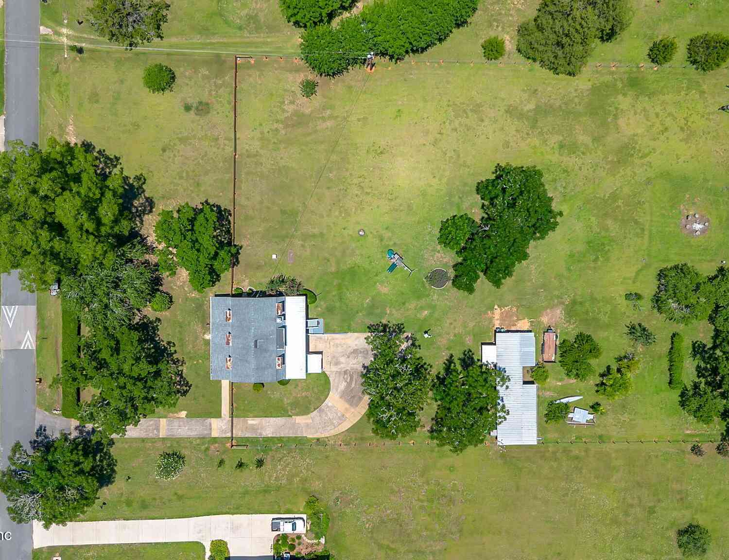 Homes For Sale - 1431 Tung Hill Drive<br/> Leon County, Tallahassee, FL 32317