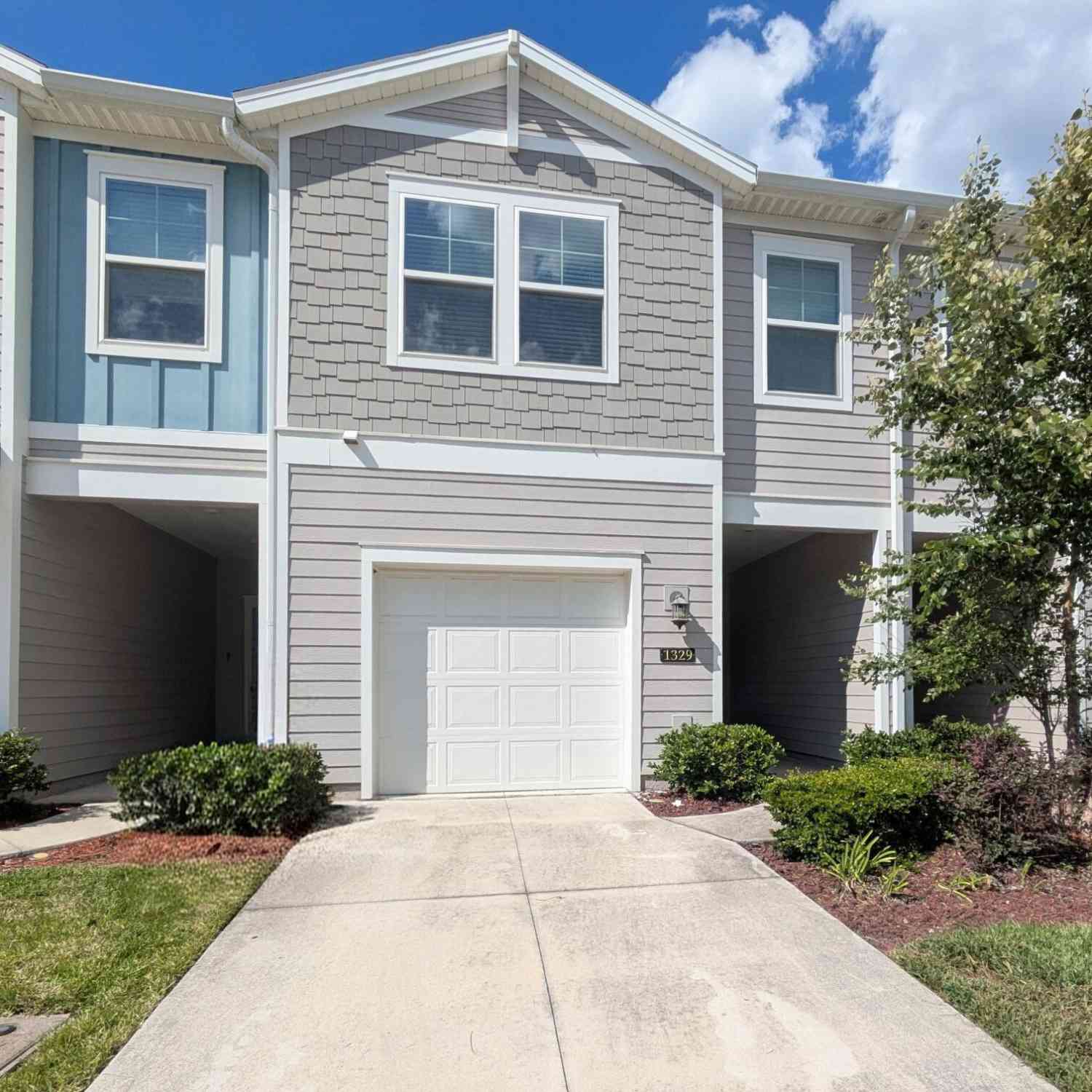 Townhouse For Sale - 1329 Salt Ridge Avenue<br/> Duval County, Jacksonville, FL 32218