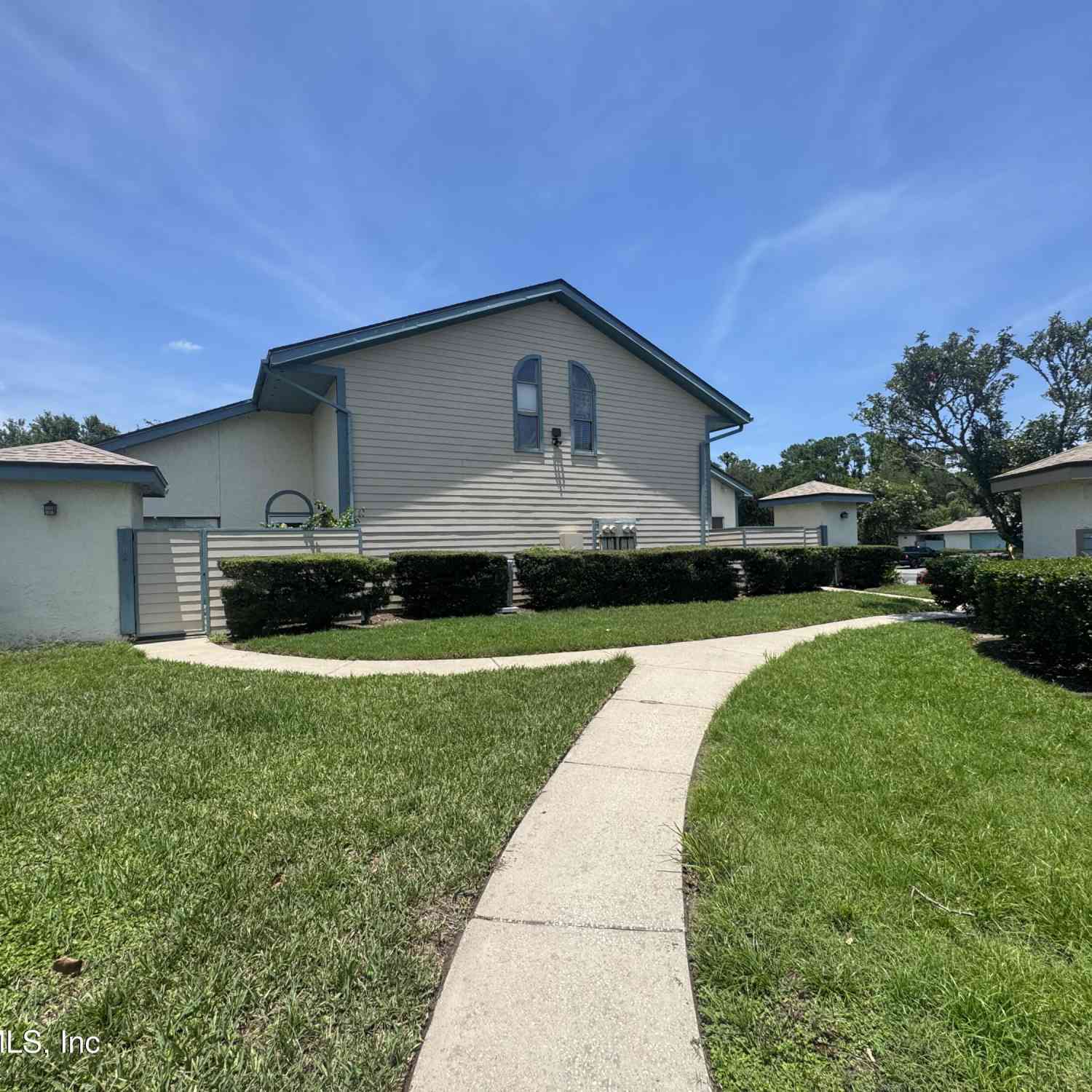 Townhouse For Rent - 1904 Challenger Court #1904<br/> Jacksonville, FL 32233