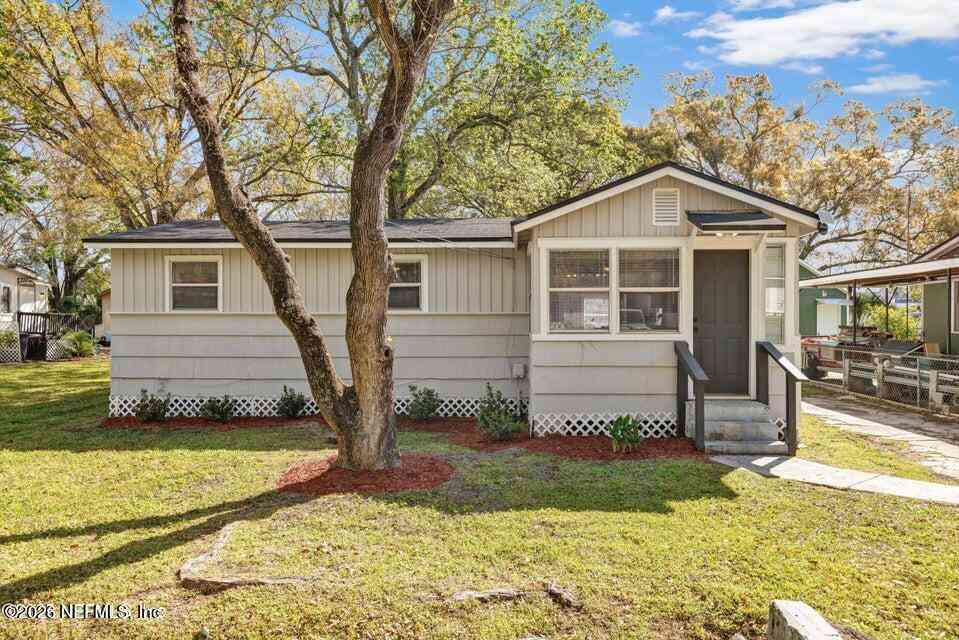 Homes For Sale - 825 Wyolen Street<br/> Jacksonville, FL 32254