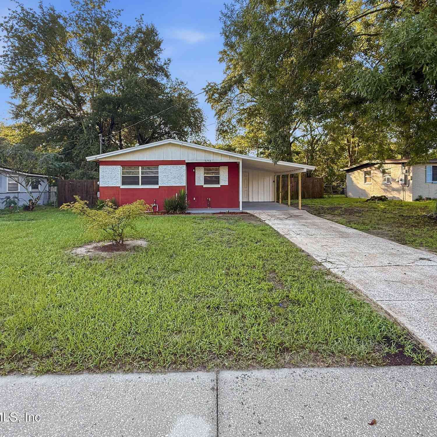 Homes For Sale - 9753 Waynesboro Avenue<br/> Jacksonville, FL 32208