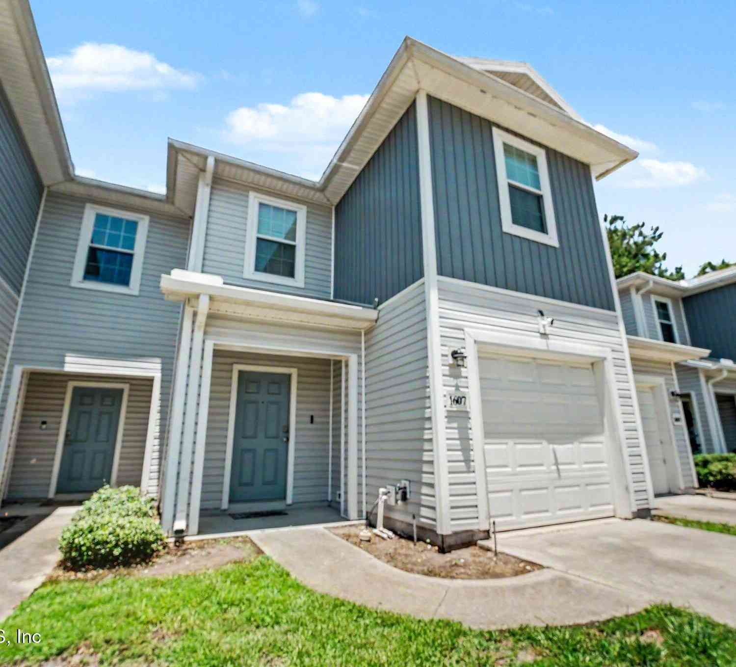 Townhouse For Sale - 1607 Biscayne Bay Drive<br/> Duval County, Jacksonville, FL 32218
