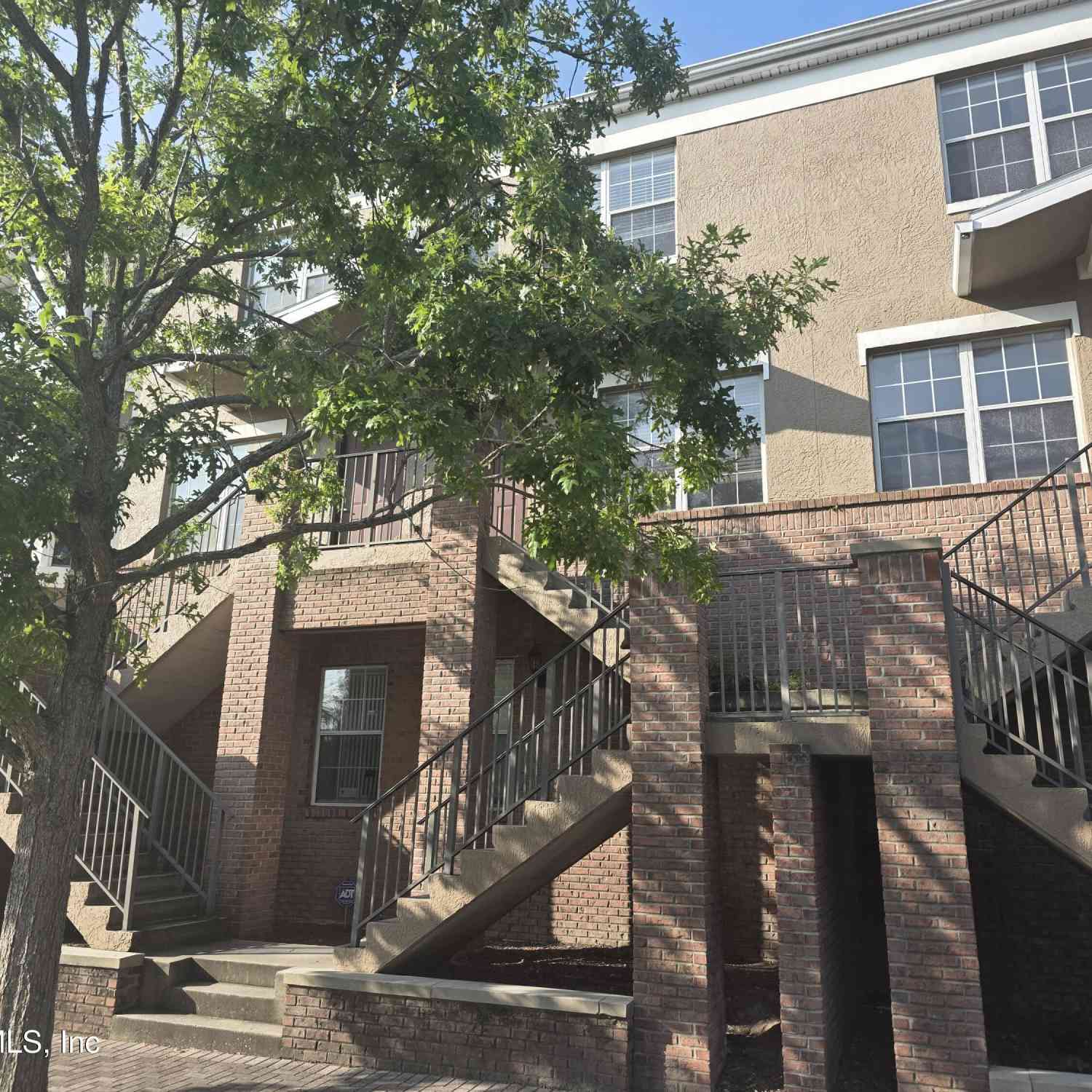 Condo For Rent - 344 E Ashley Street<br/> Duval County, Jacksonville, FL 32202