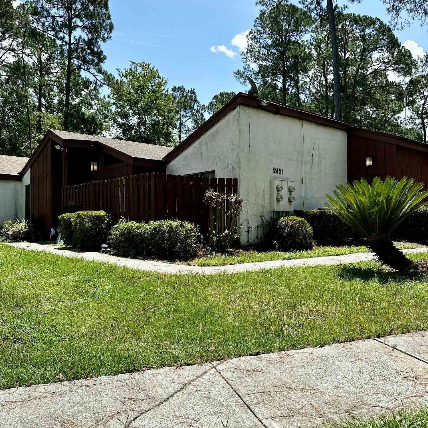 Townhouse For Rent - 2451 Whispering Woods Boulevard #3<br/> Jacksonville, FL 32246