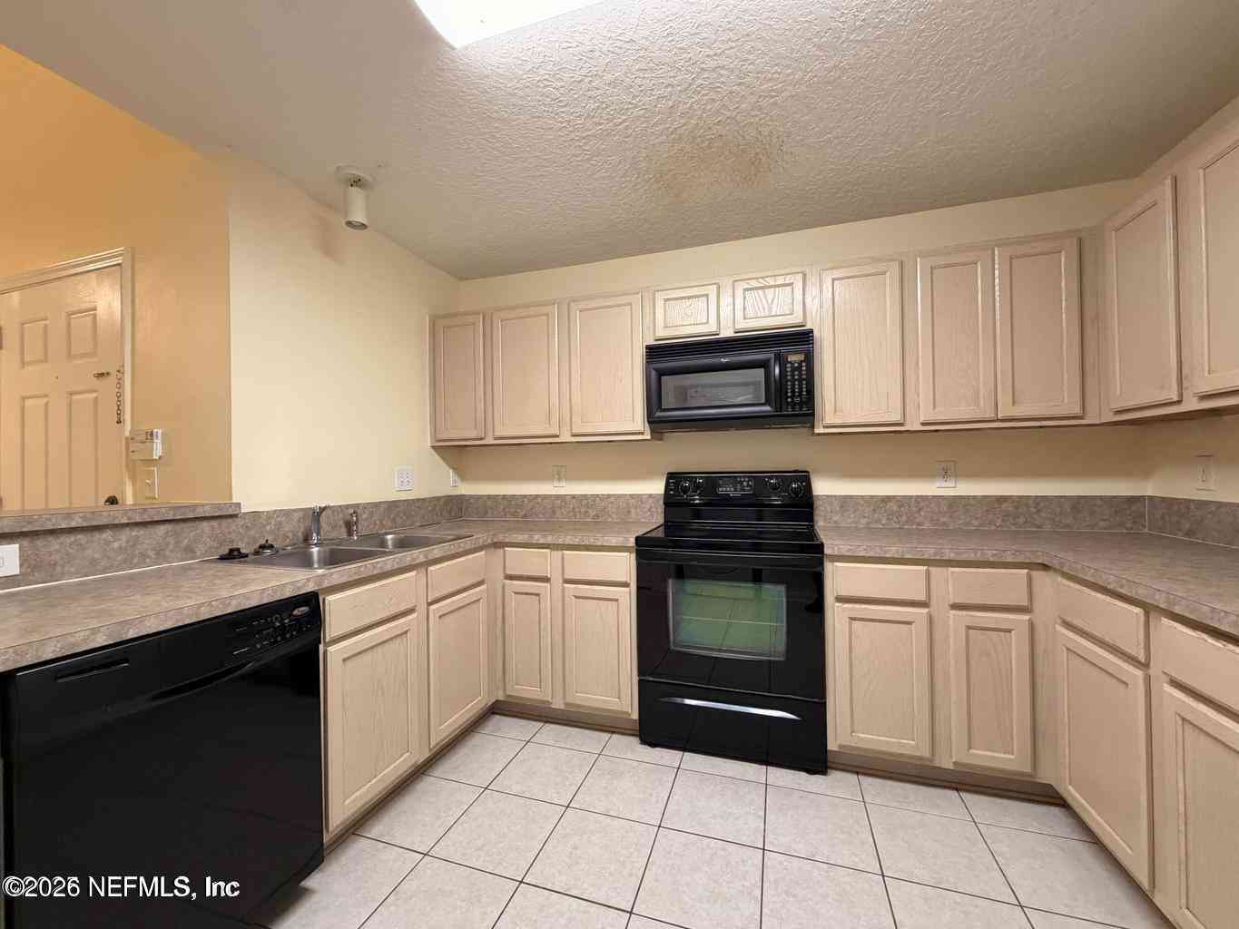 Condo For Rent - 7920 Merrill Road #810<br/> Duval County, Jacksonville, FL 32277