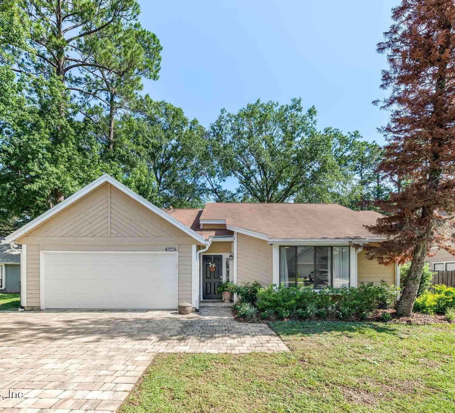 Homes For Sale - 3569 Hampton Glen Place<br/> Jacksonville, FL 32257
