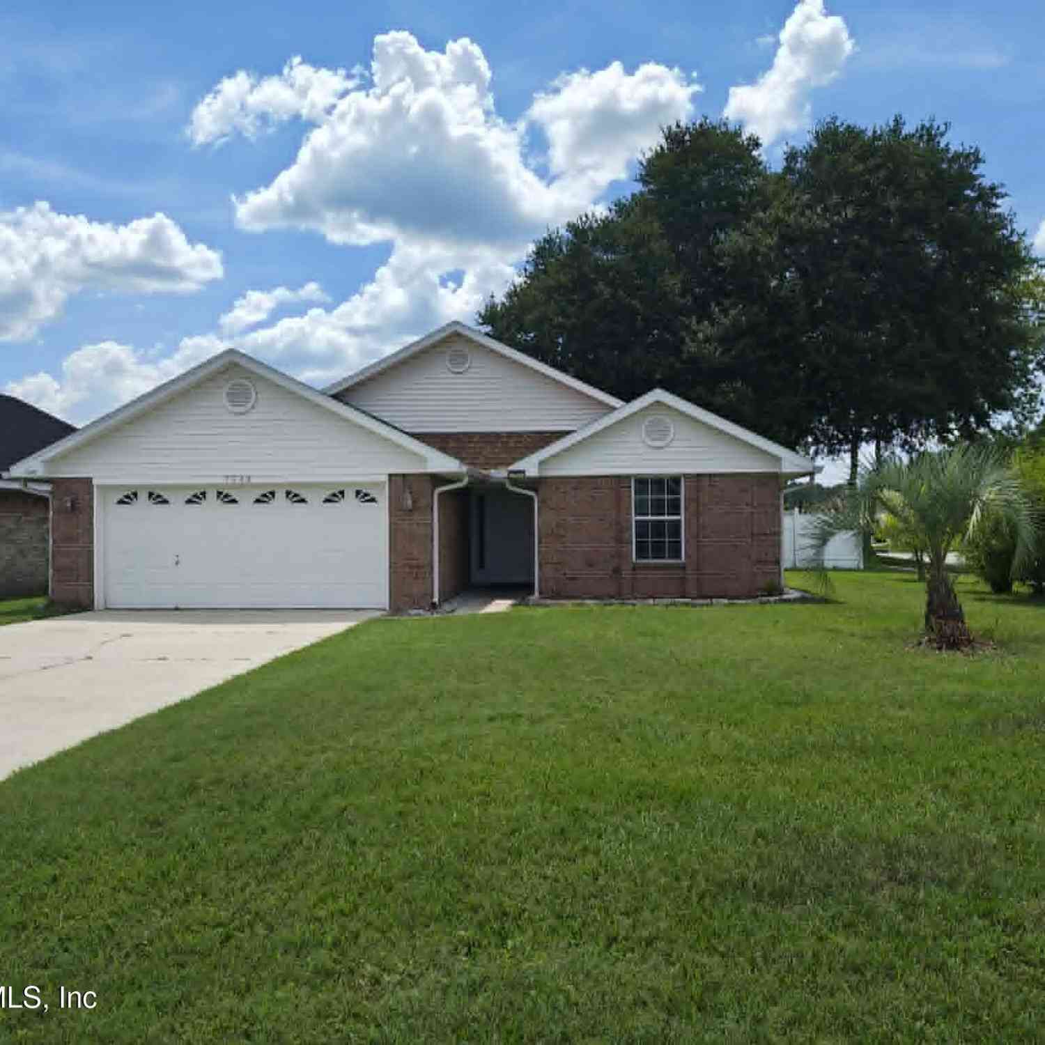 Homes For Rent - 7548 Cliff Cottage Drive<br/> Jacksonville, FL 32244