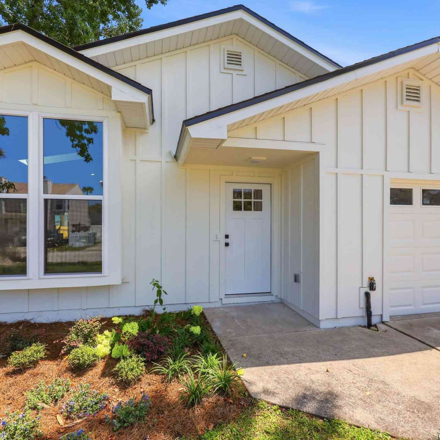 Homes For Sale - 612 Lower 8th Avenue<br/> Jacksonville Beach, FL 32250