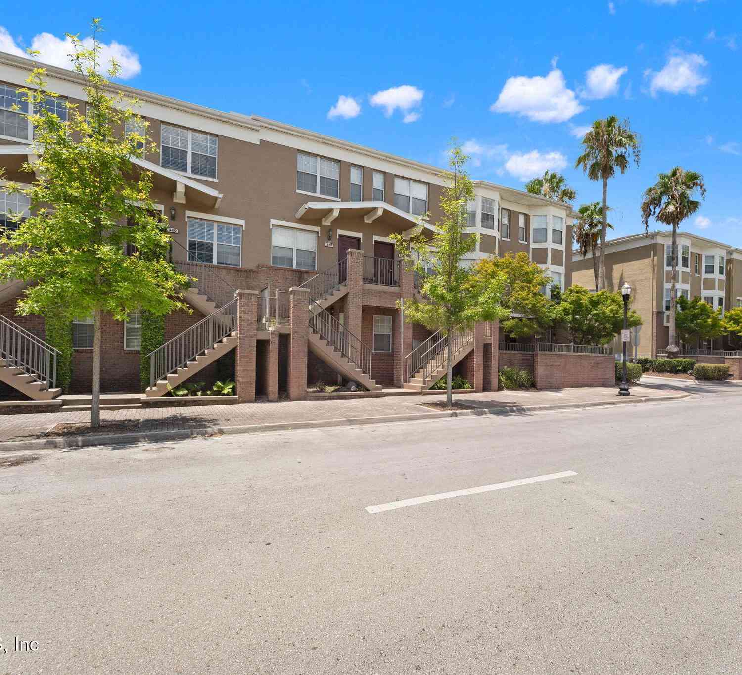 Townhouse For Sale - 338 E Ashley Street<br/> Jacksonville, FL 32202