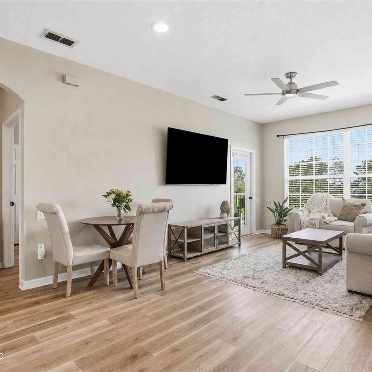 Condo For Rent - 7990 Baymeadows Road #727<br/> Jacksonville, FL 32256