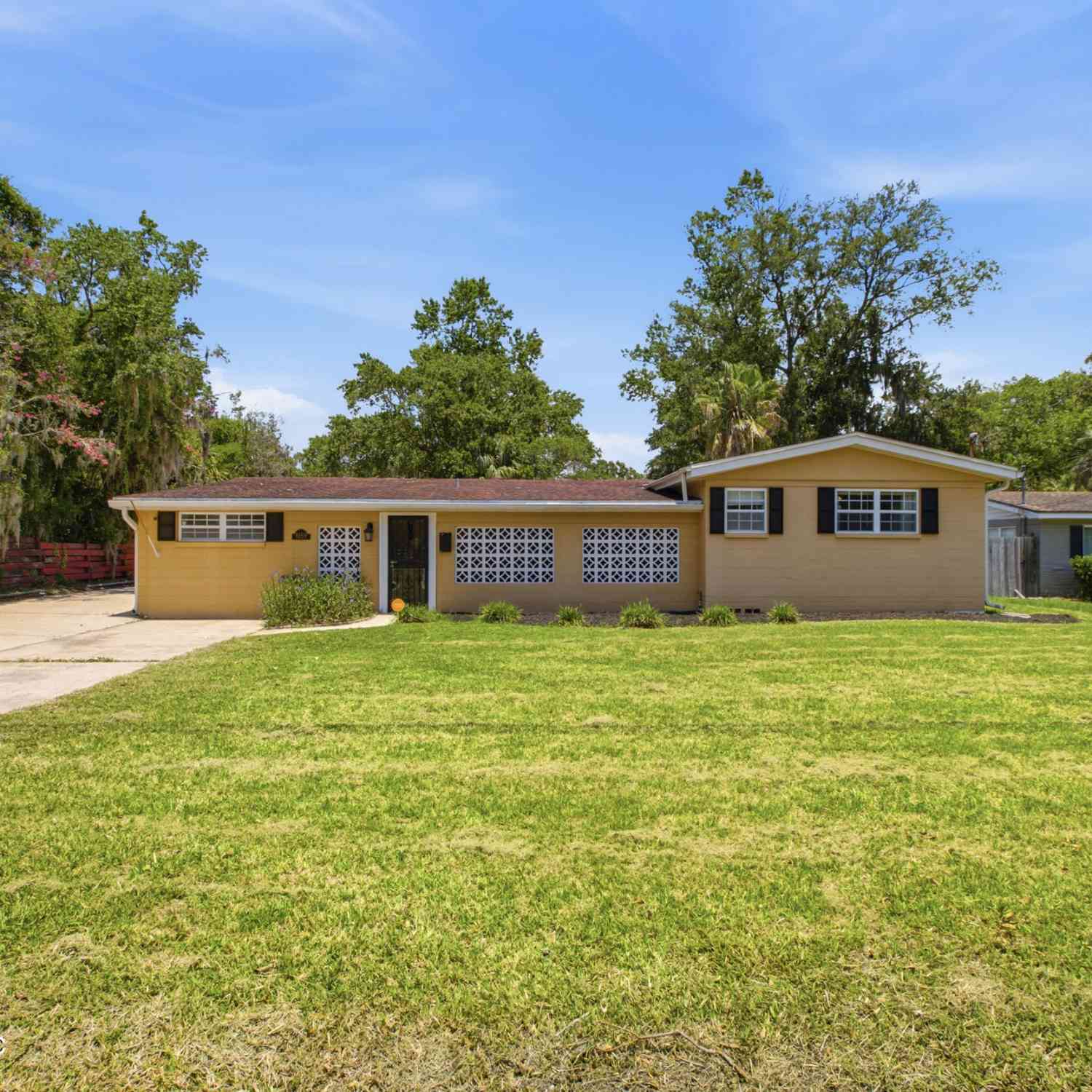 Homes For Sale - 8159 Ladoga Avenue<br/> Jacksonville, FL 32217