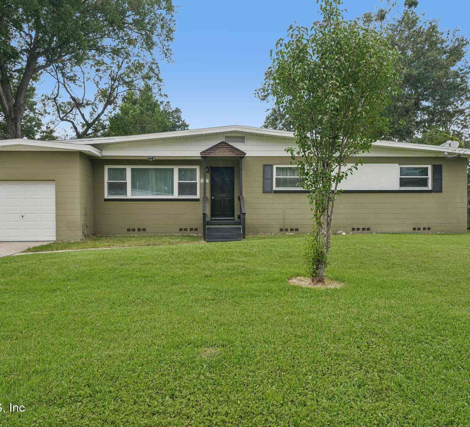 Homes For Sale - 6549 Lou Drive<br/> Duval County, Jacksonville, FL 32216