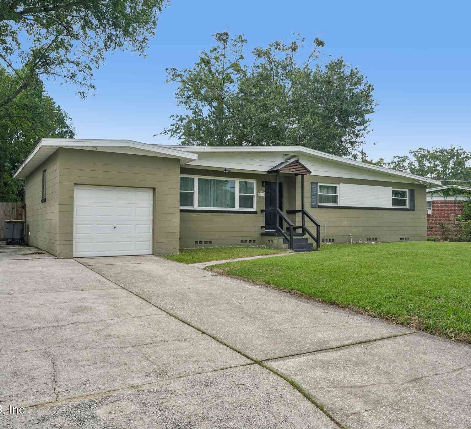 Homes For Sale - 6549 Lou Drive<br/> Duval County, Jacksonville, FL 32216