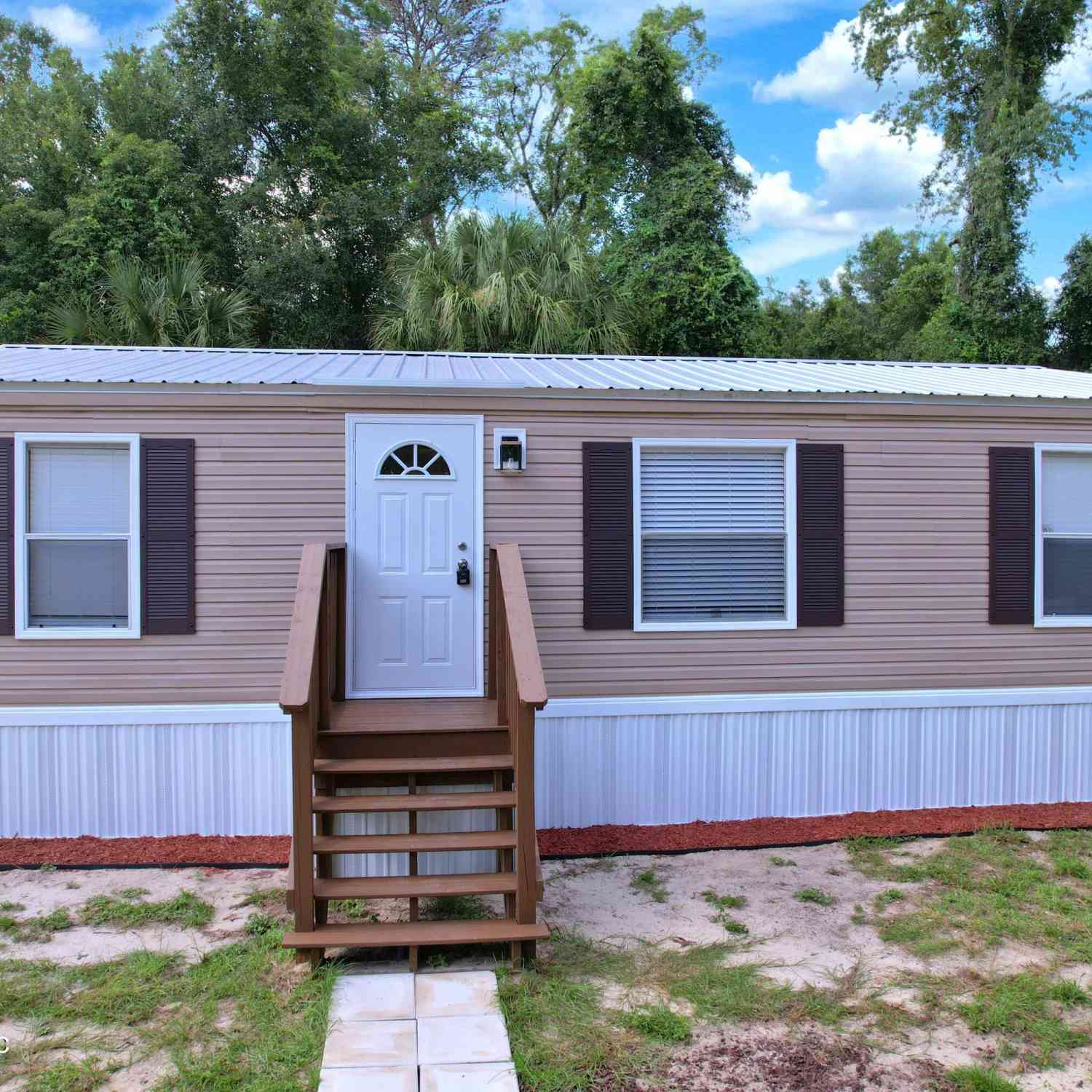 Mobile Home For Sale - 102 Dalton Court<br/> Satsuma, FL 32189