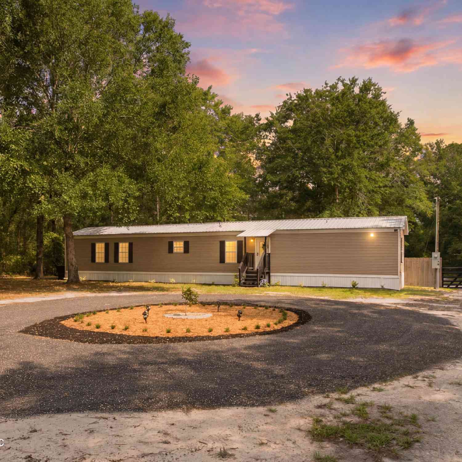Mobile Home For Sale - 4766 Acacia Street<br/> Middleburg, FL 32068