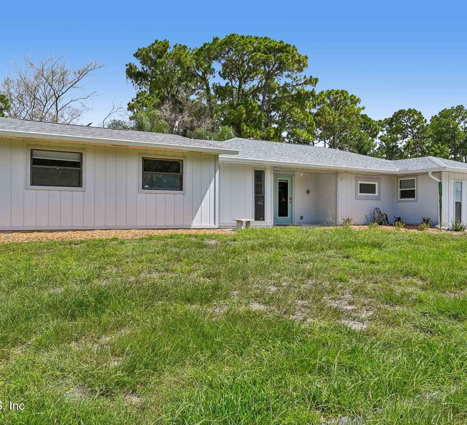 Homes For Sale - 322 SE Walters Terrace<br/> Port St. Lucie, FL 34983