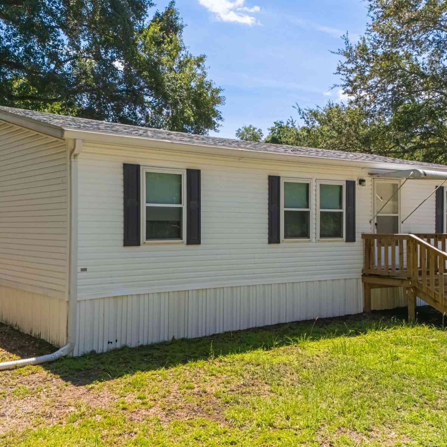 Mobile Home For Sale - 8689 Alexa Lane<br/> Jacksonville, FL 32220